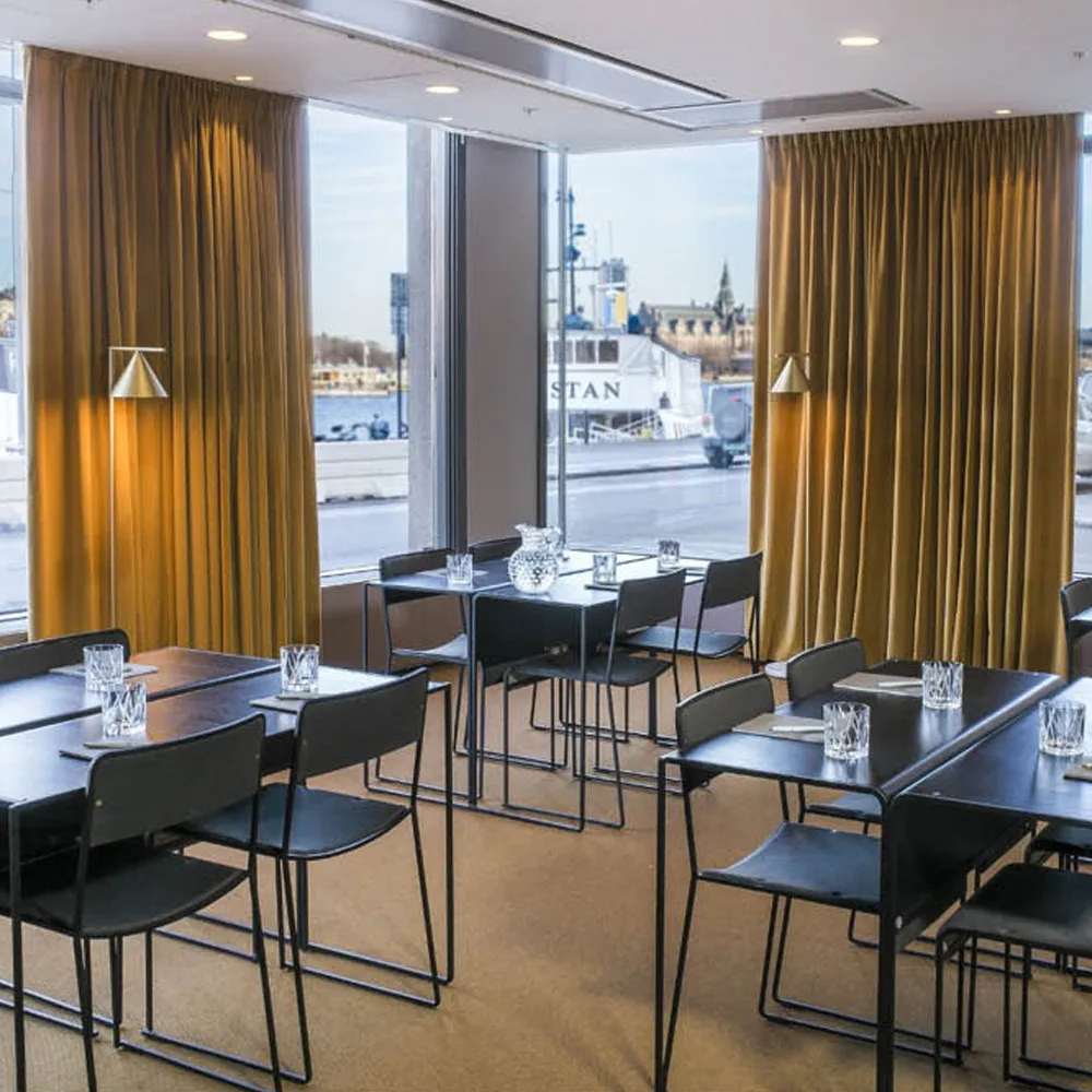 Brokk kirjoituspöytä, Musta Källemo