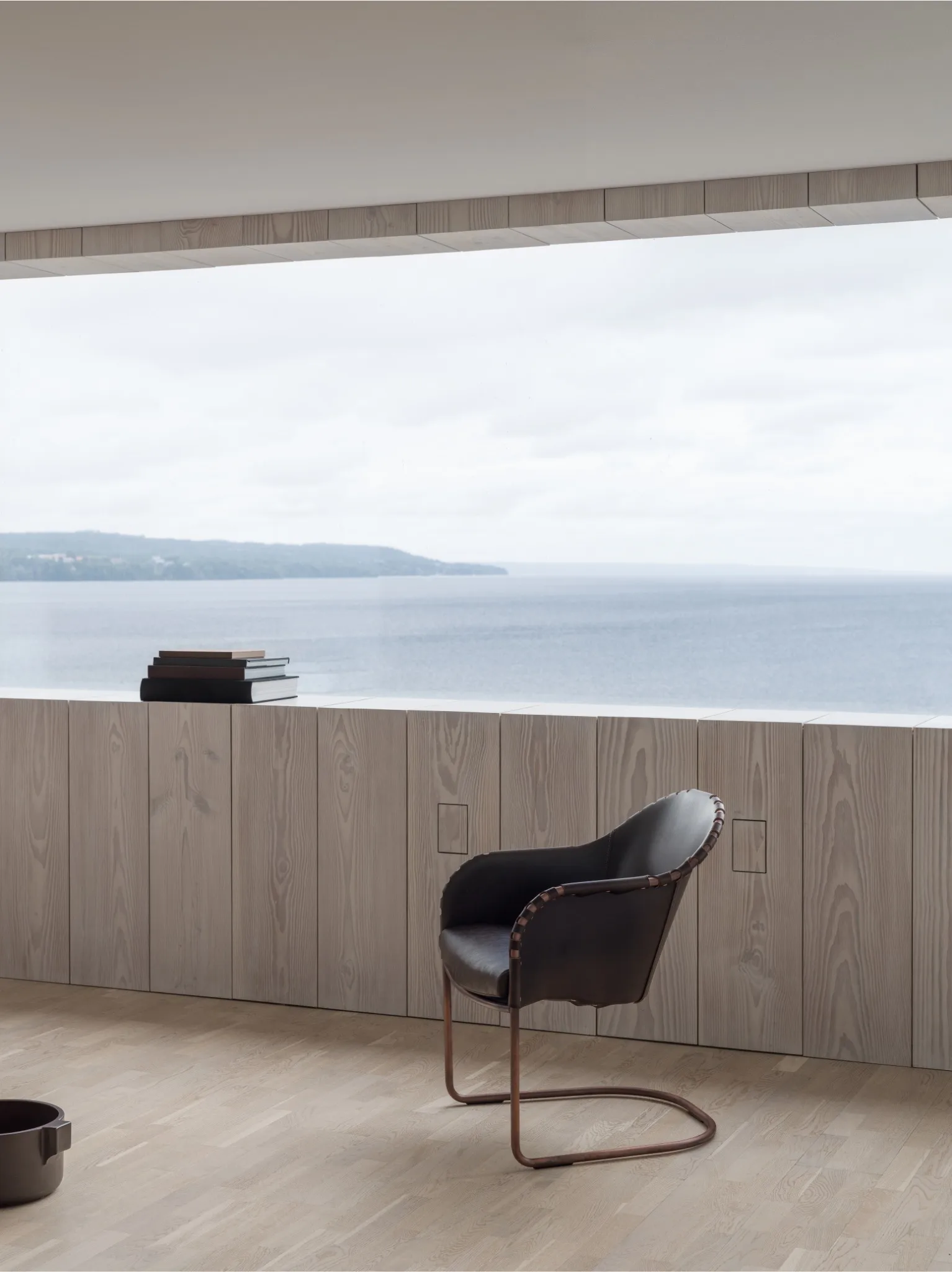 Ingo nojatuoli, Sikariruskea mattakromi Källemo