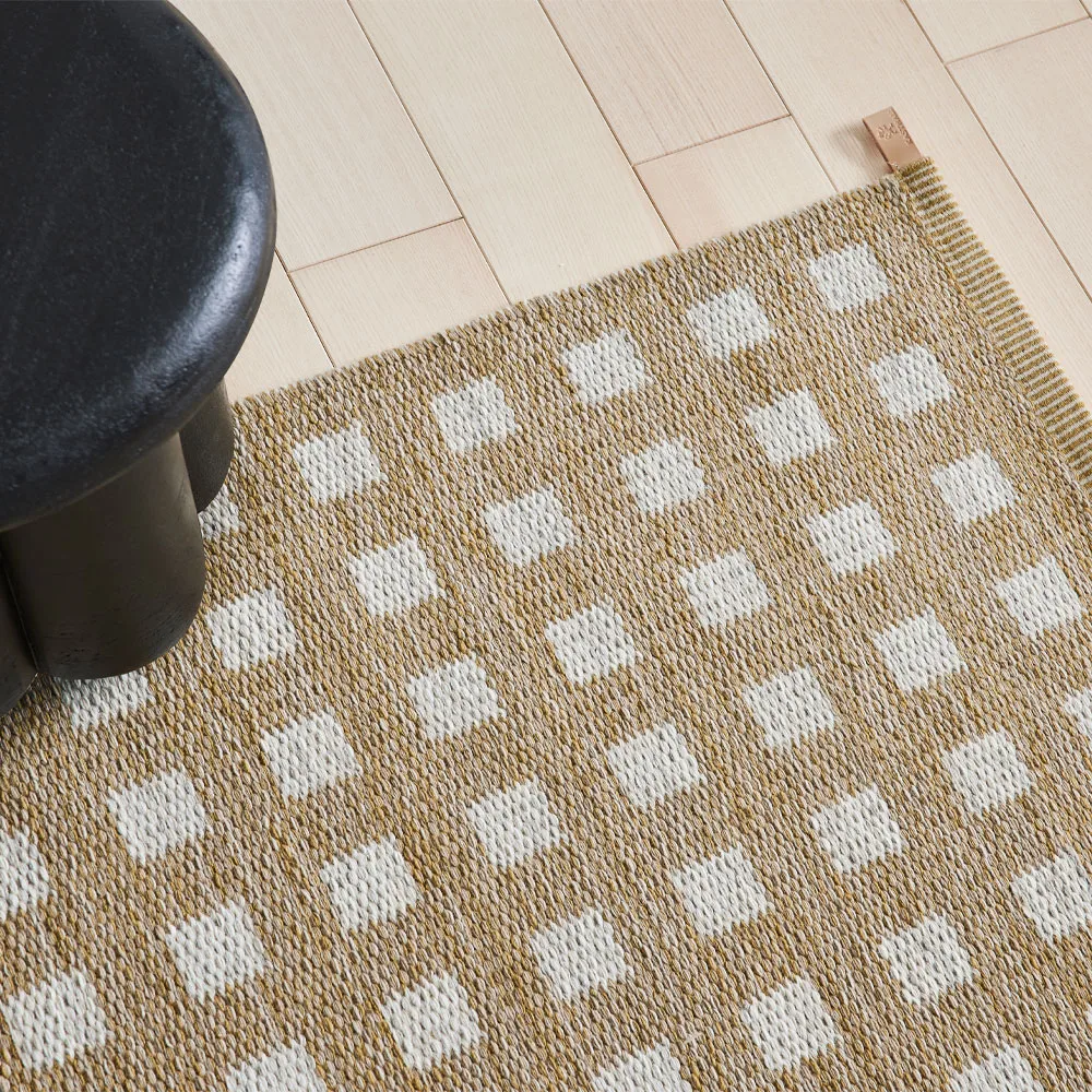 Sugar Cube Icon -matto, Yellow ochre 484 195 x 300 cm Kasthall