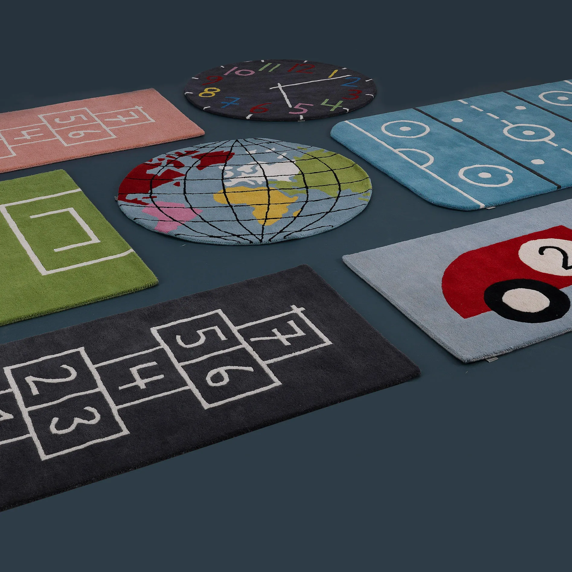 Earth matto Ø 130 cm, Sininen Kateha