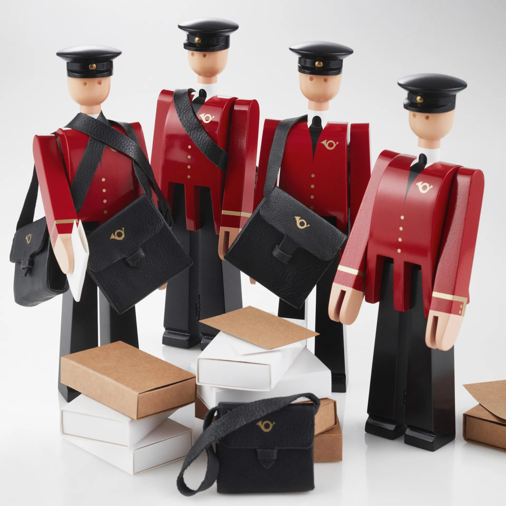 Kay Bojesen - postinkantaja Einar, puna-musta Kay Bojesen Denmark