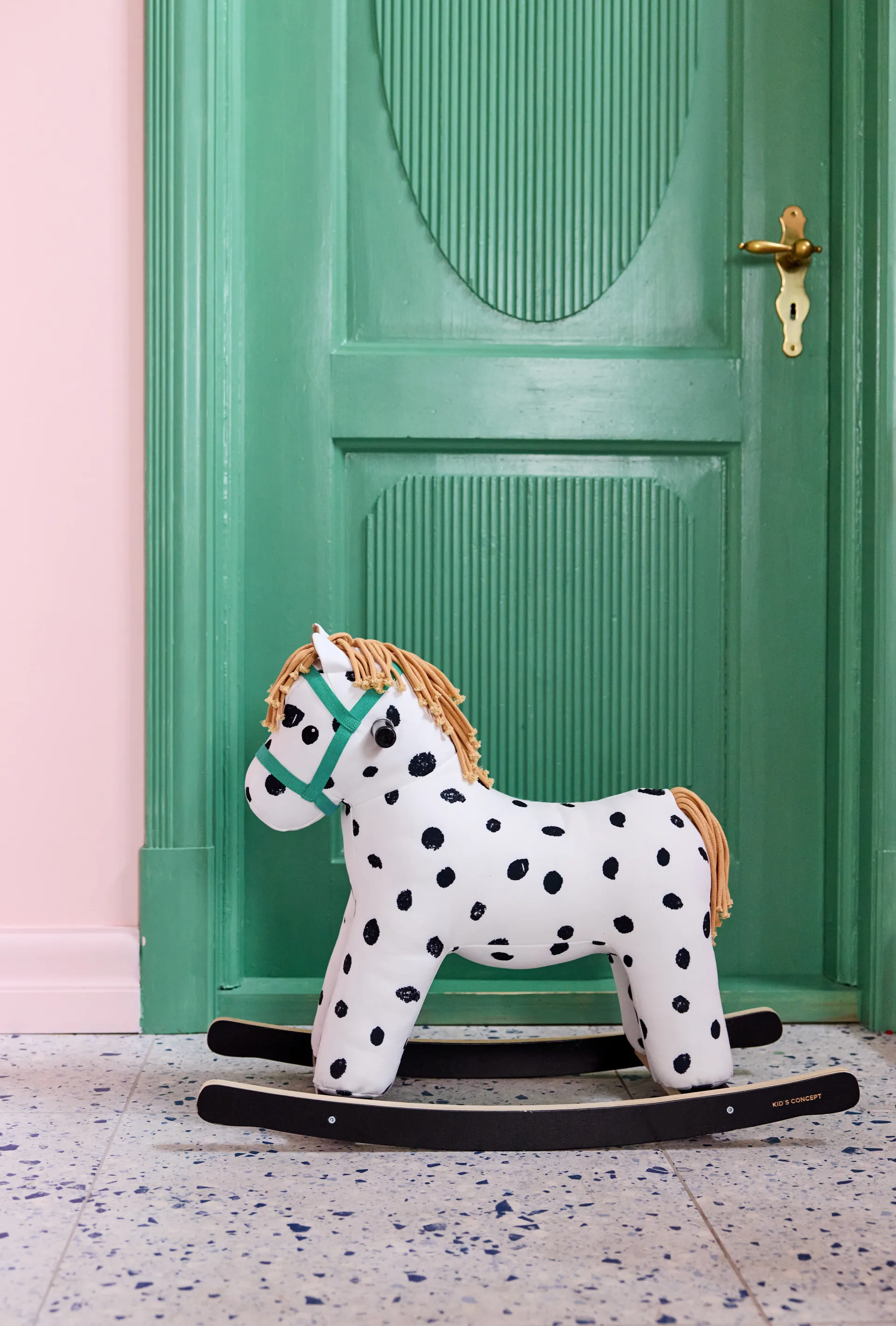 Pippi keinuhevonen, Valkea musta Kid's Concept