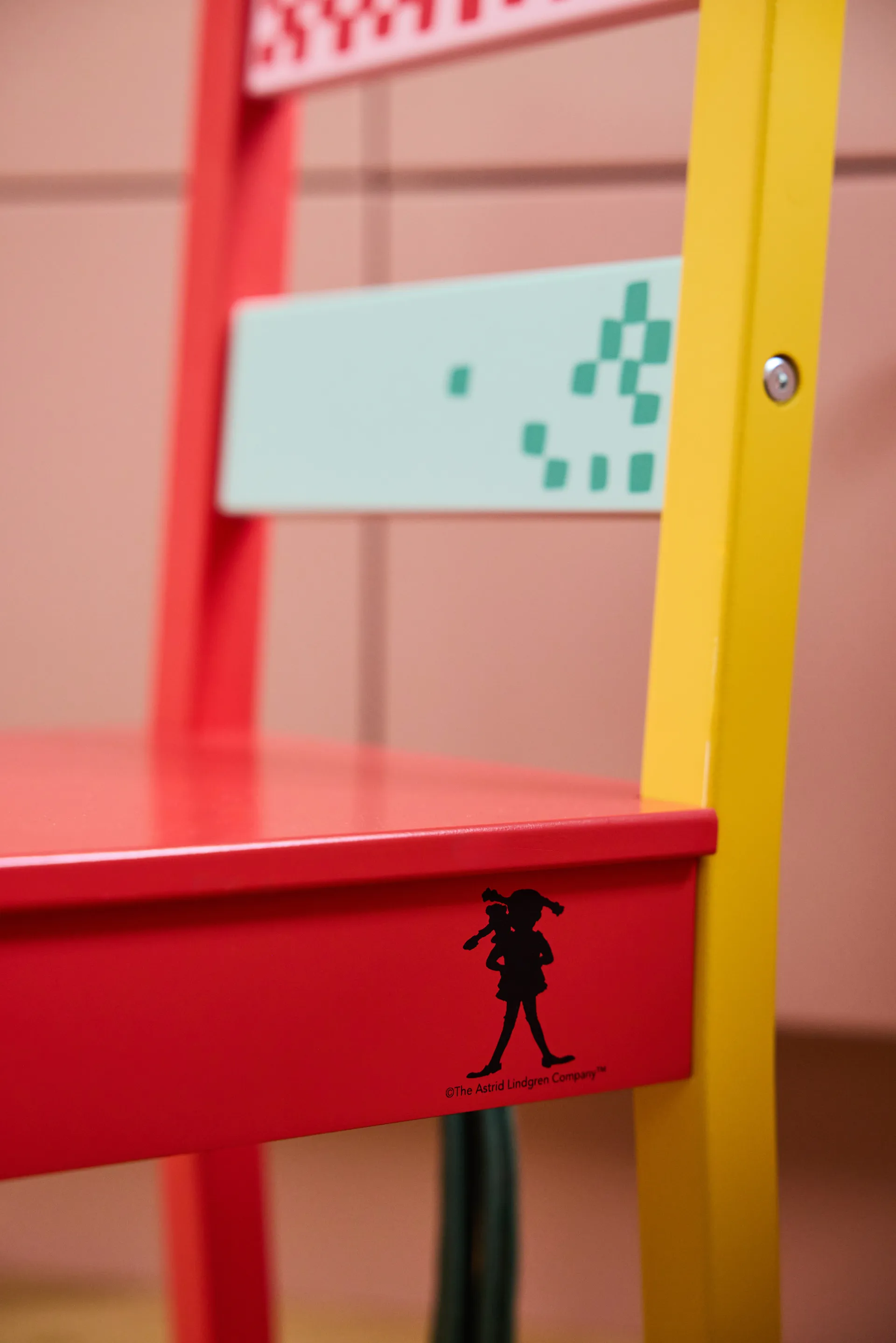 Pippi-tuoli, Monivärinen Kid's Concept