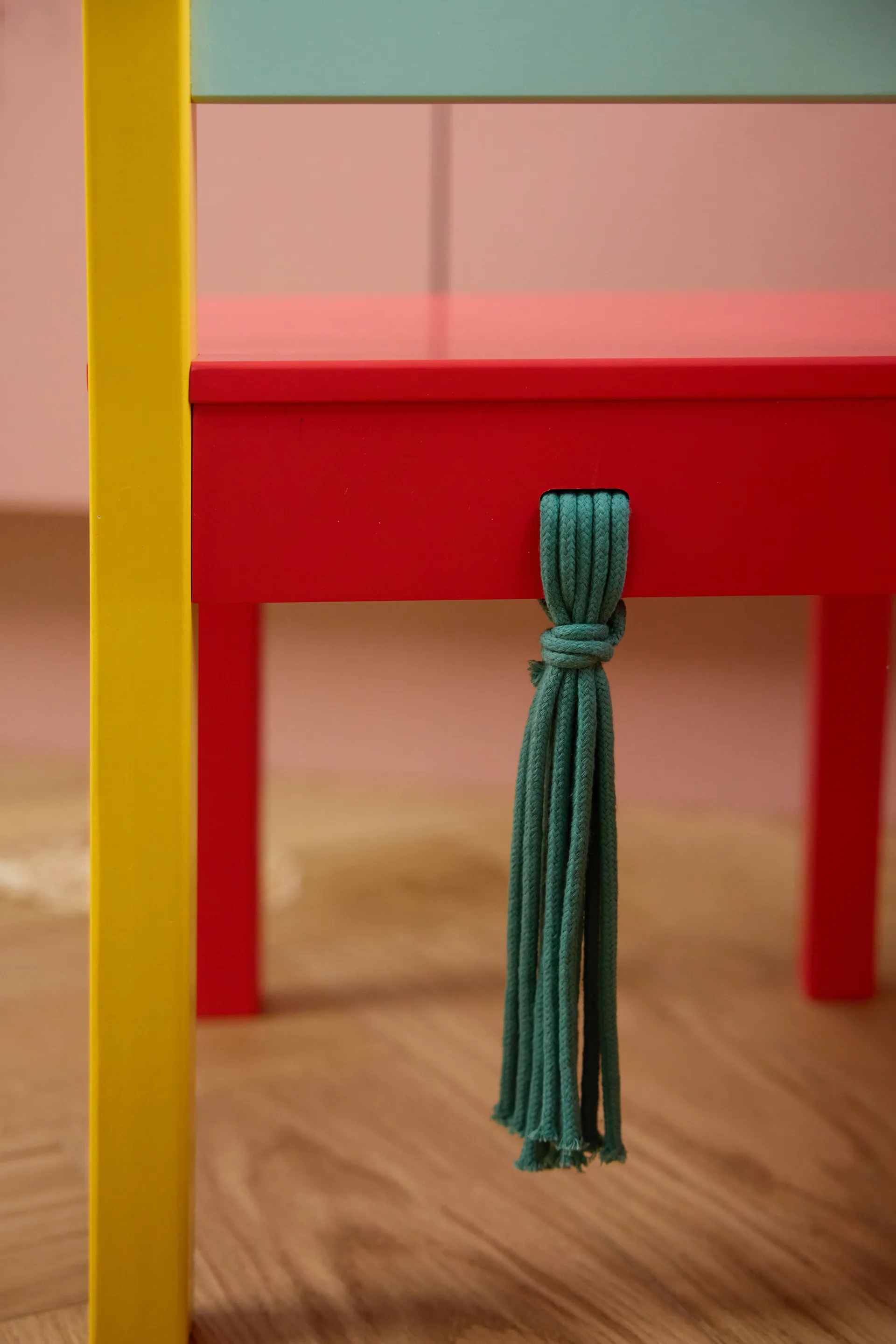 Pippi-tuoli, Monivärinen Kid's Concept