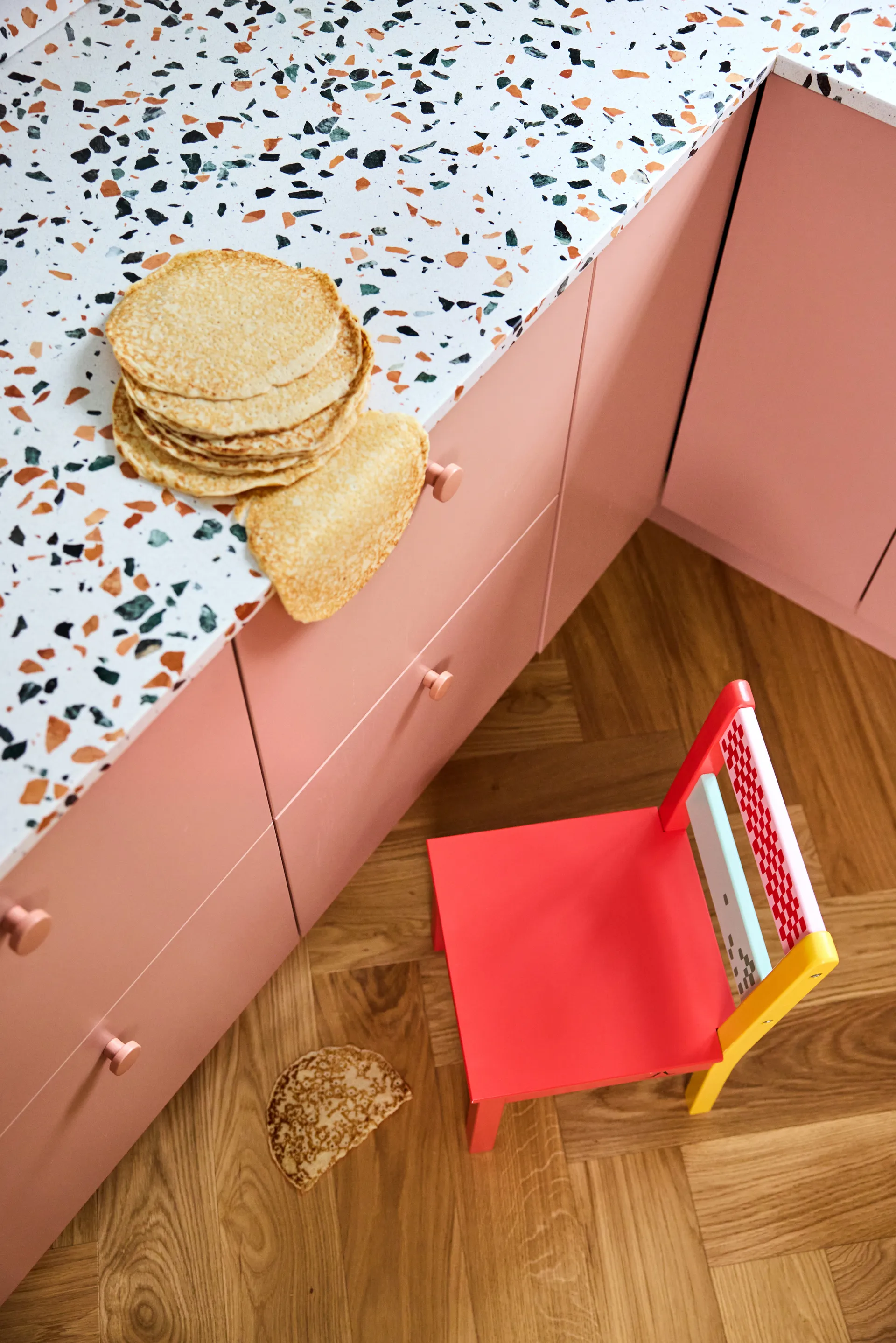 Pippi-tuoli, Monivärinen Kid's Concept