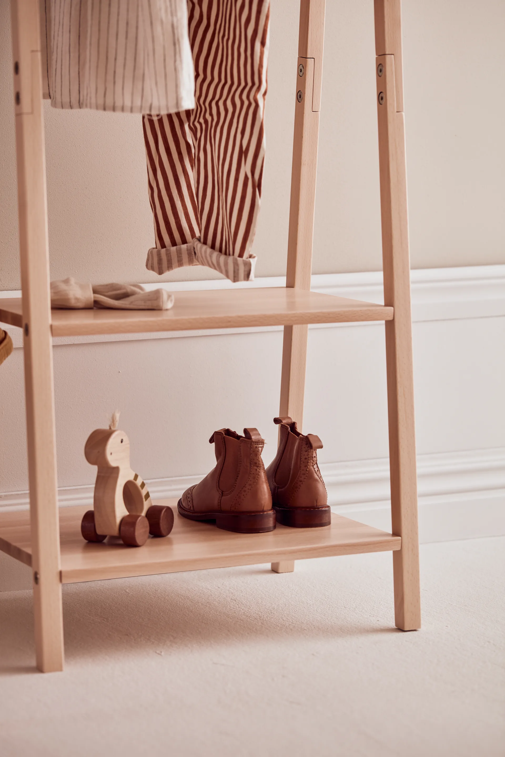 Saga blonde vaateripustin, Pyökki Kid's Concept