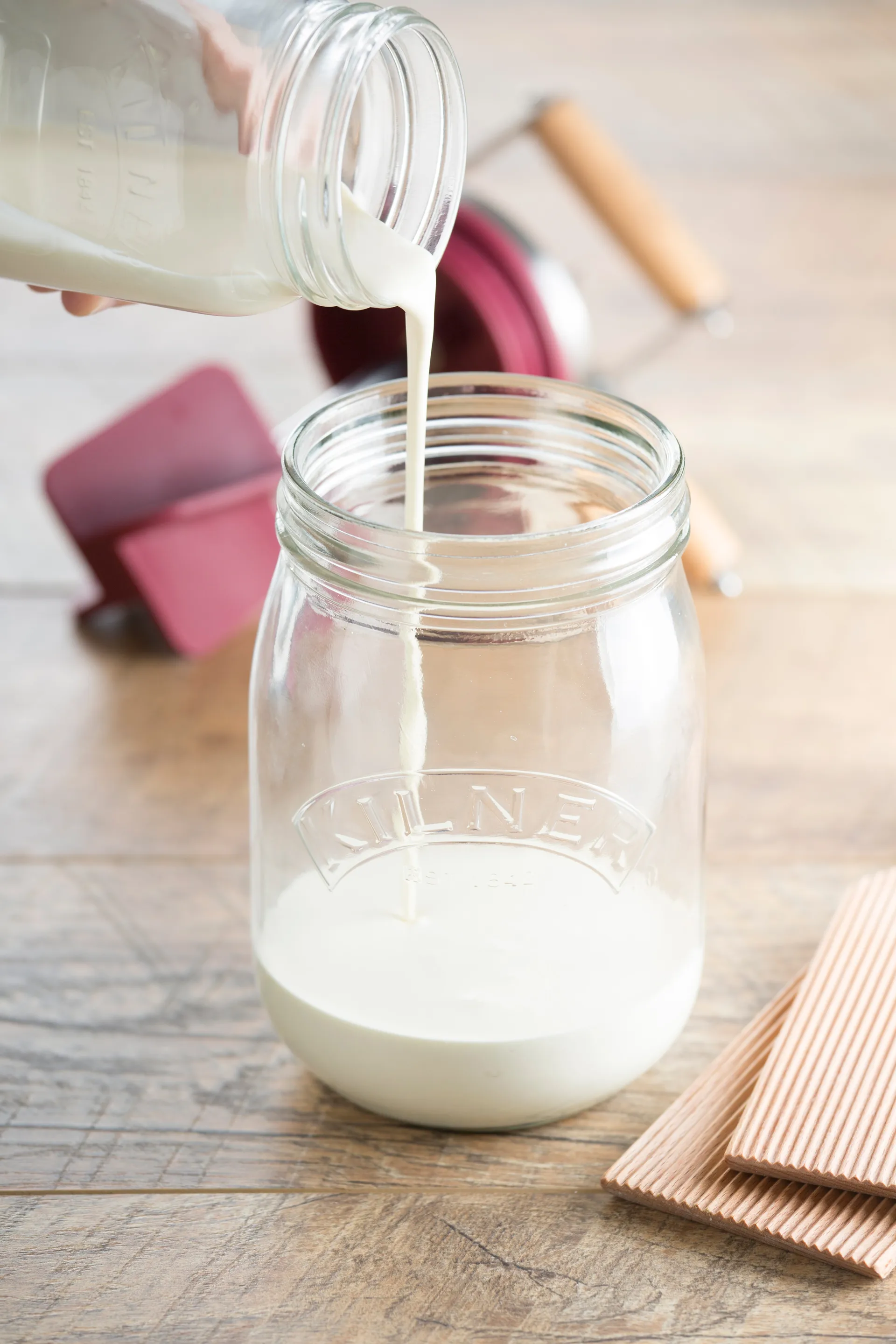 Kilner voikirnu, Kirkas punainen, 1 l Kilner