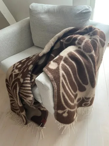 Blomranka villahuopa - Ruskea-beige, 130×200 cm - Klippan Yllefabrik