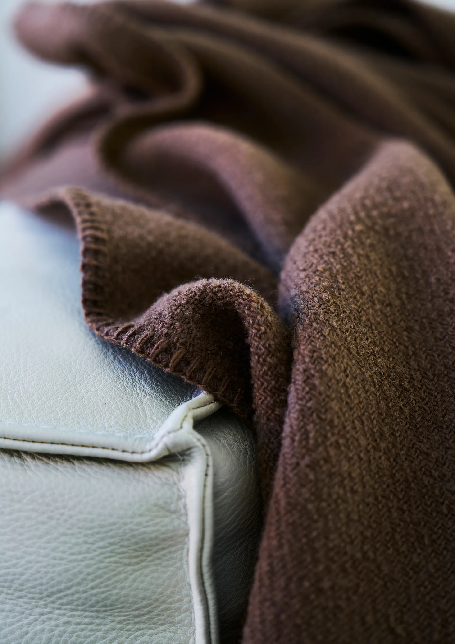 Bouclé villahuopa 140x200 cm, Mokkapuuro Klippan Yllefabrik