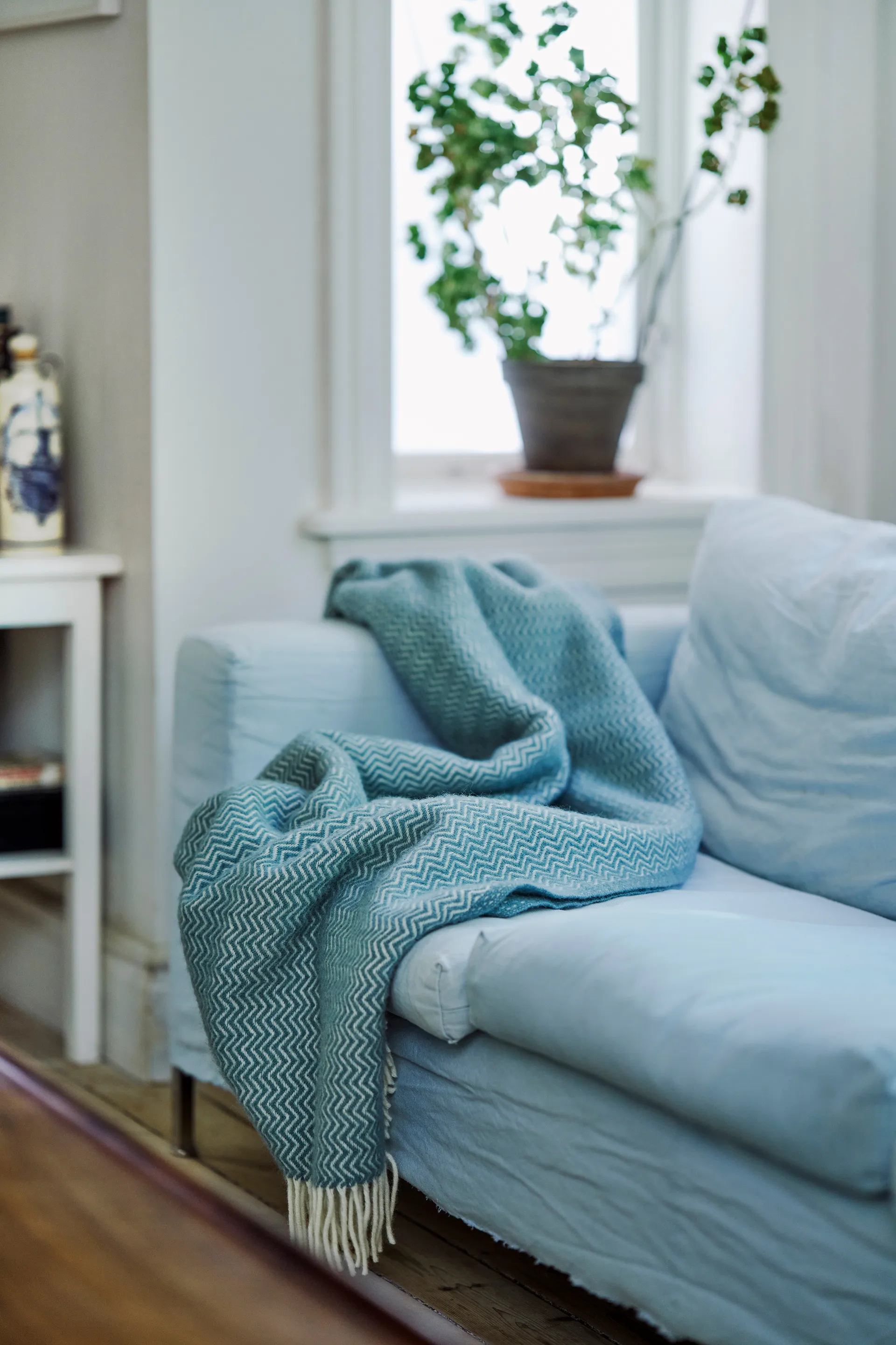 Sorbet villapeitto 130x200 cm, Silkkinen sininen Klippan Yllefabrik