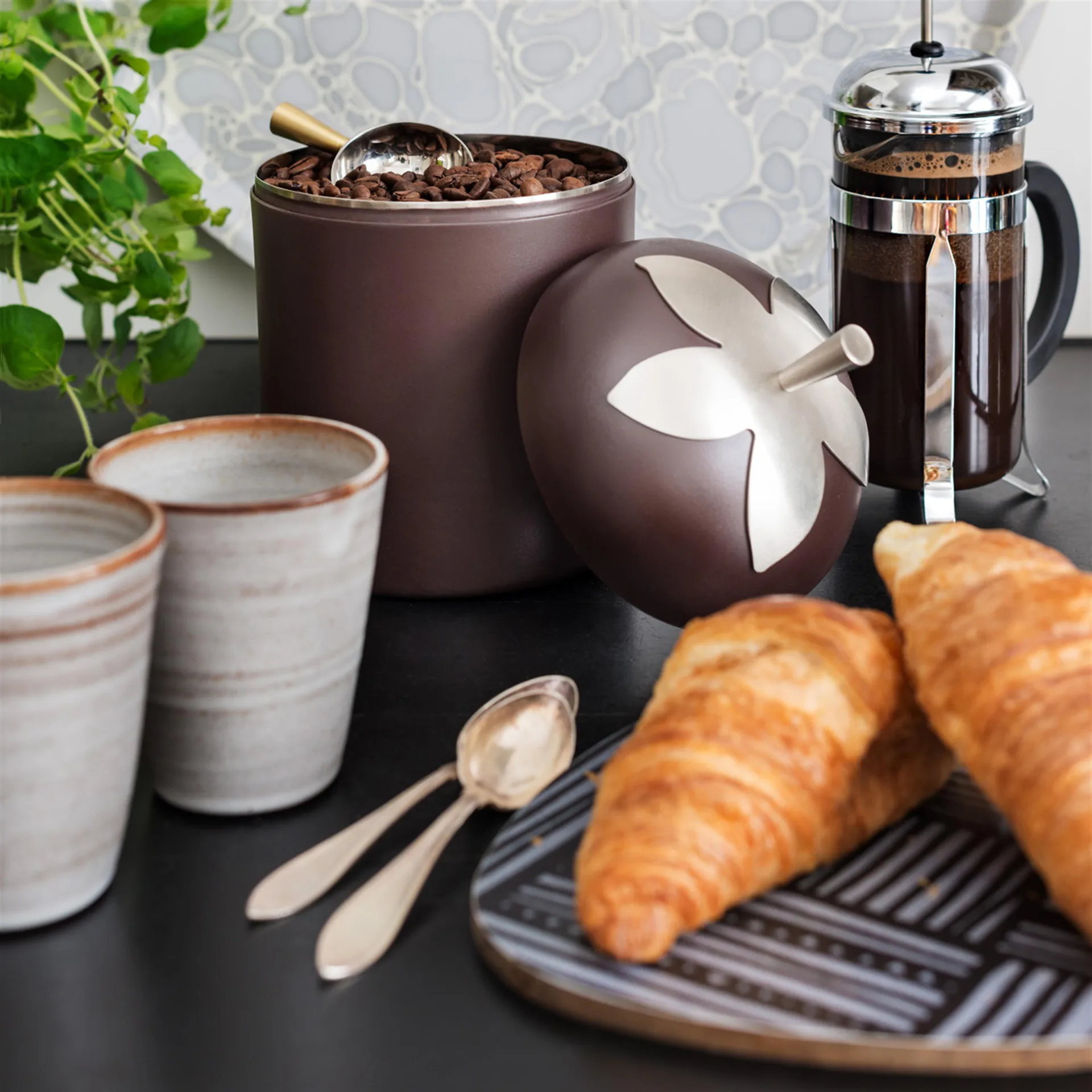 Blad purkki, suuri, ruskea KLONG