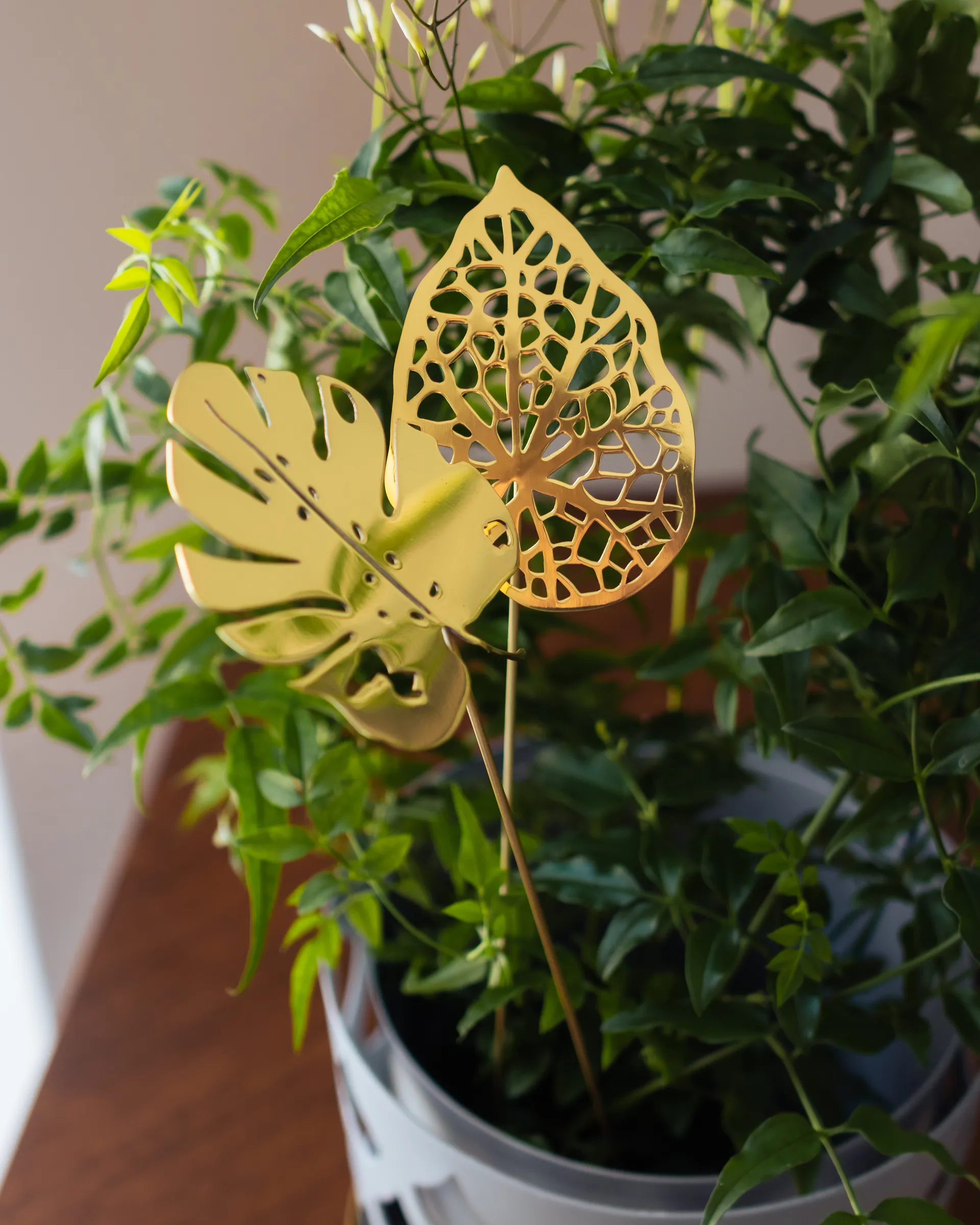 Brass leaves koristeet 2-pack, Water KLONG