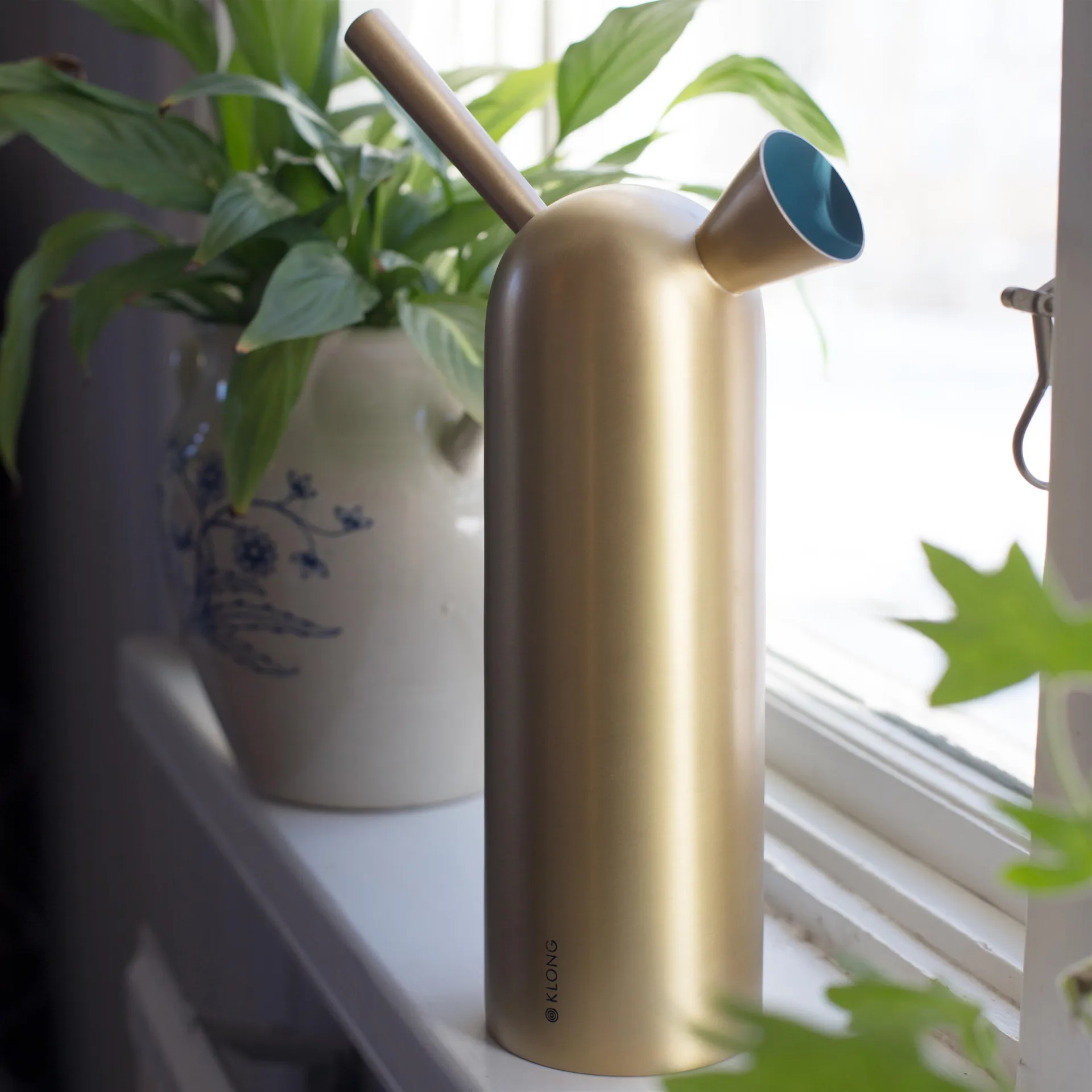 Svante vesikannu, messinki KLONG