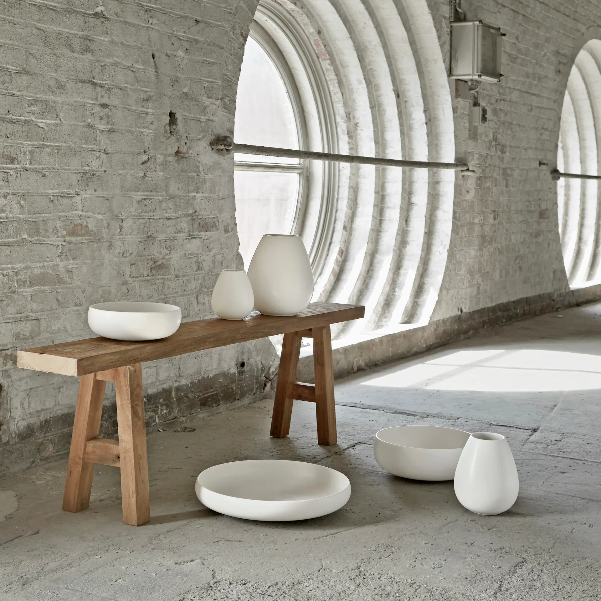 Earth tarjoilulautanen 38 cm, Kalkki-valkoinen Knabstrup Keramik