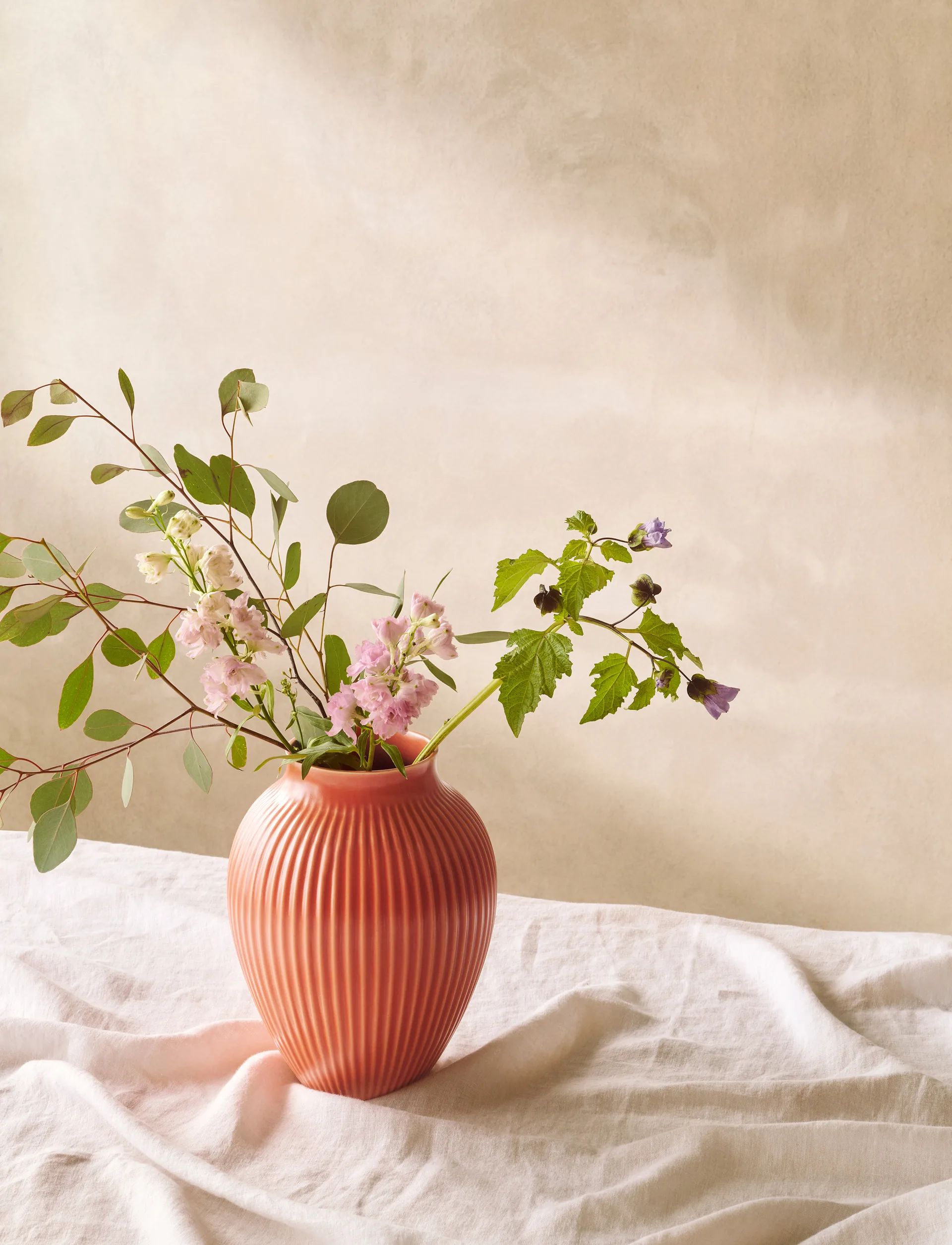 Knabstrup maljakko uritettu 27 cm, Koralli Knabstrup Keramik