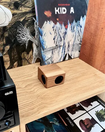 Kord x Bark woodencase-kuori Cuboid+ jatkojohtoon - kaarna - Kord