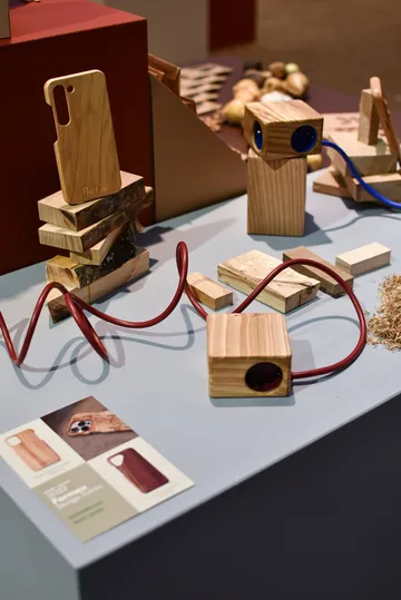 Kord x Bark woodencase-kuori Cuboid+ jatkojohtoon - kaarna - Kord