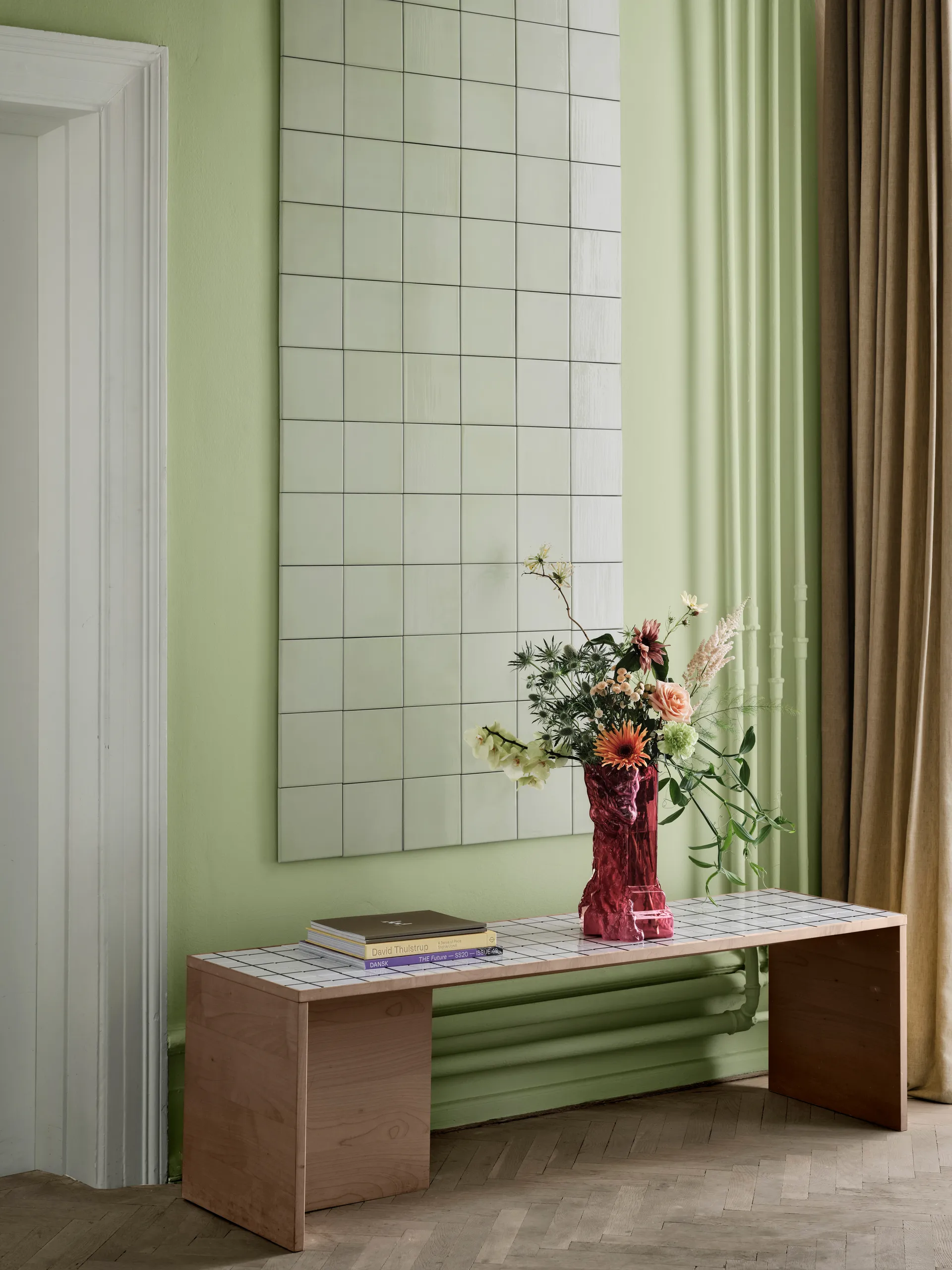 Rocky Baroque maljakko 35 cm, Hot pink Kosta Boda