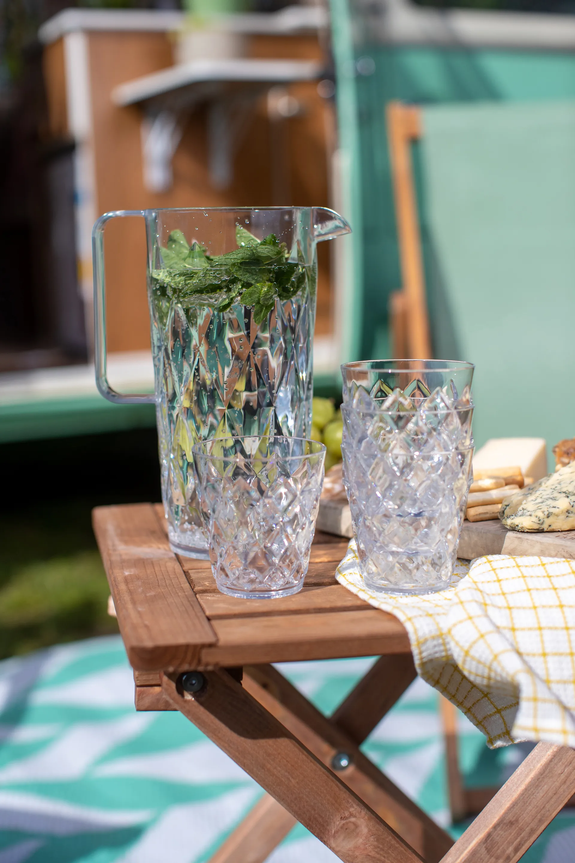 Kristallikarahvi sis. 4 lasia, Kristallinkirkas Koziol