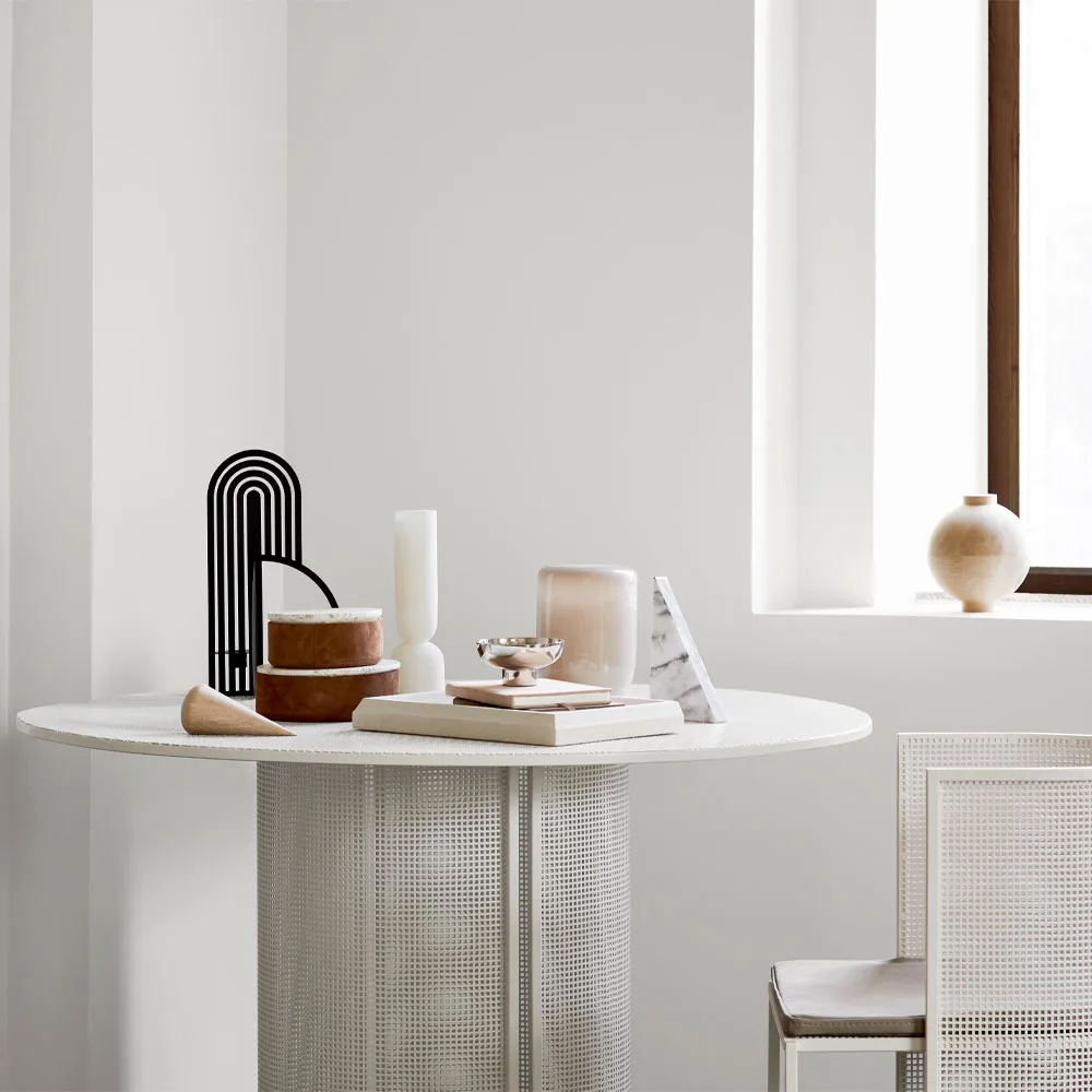 Bauhaus ruokapöytä, Beige Kristina Dam Studio