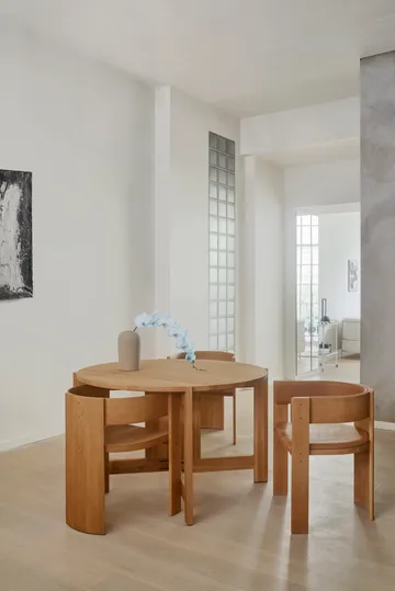 Collector tuoli - Lämmin lakattu tammi–konjakinvärinen nahka - Kristina Dam Studio