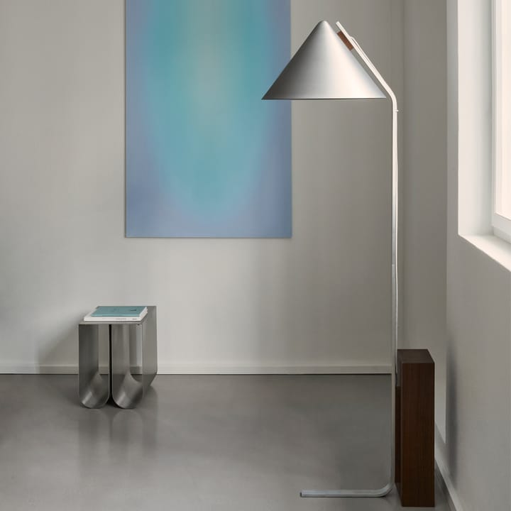 Cone lattiavalaisin, Harjattu alumiini Kristina Dam Studio