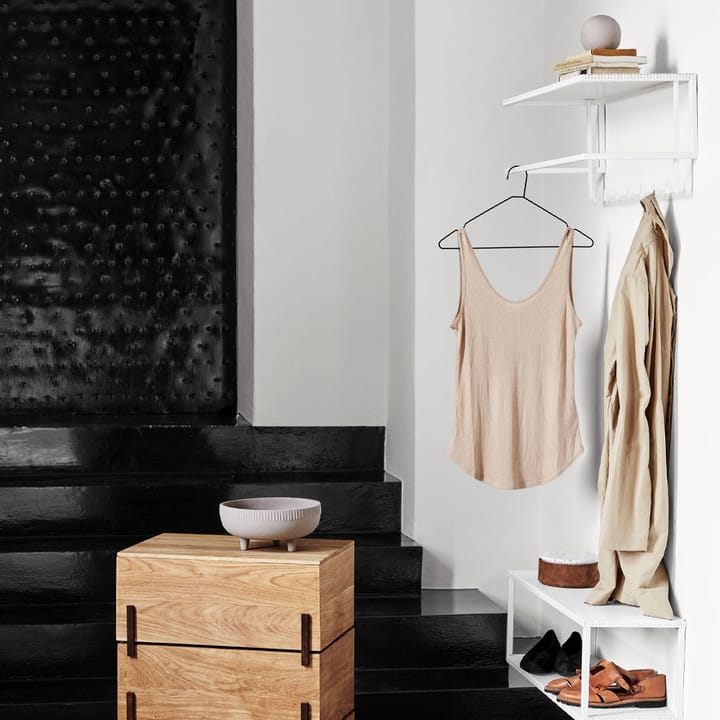 Grid hattuhylly, Black Kristina Dam Studio