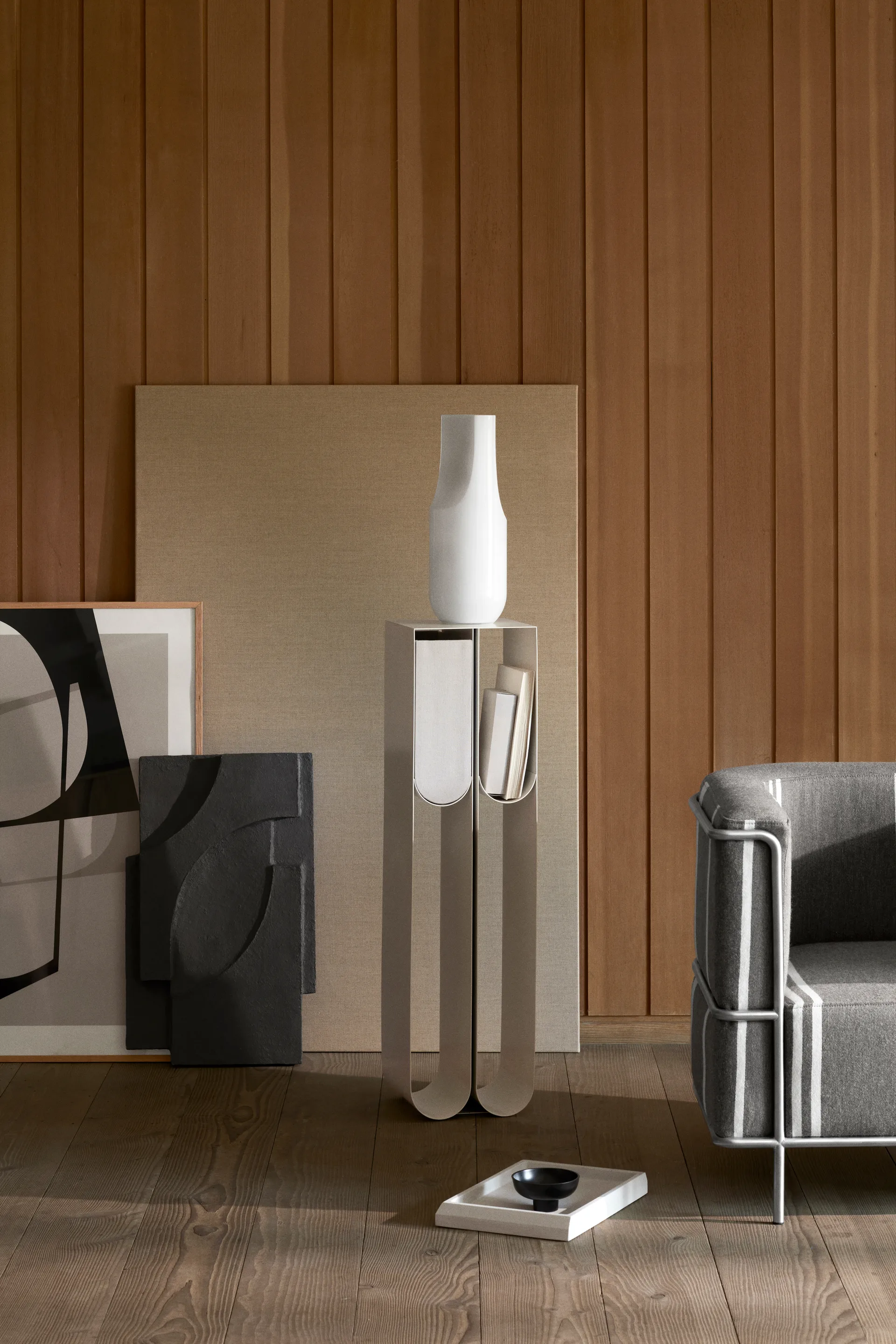 Kaareva jalusta, Beige Kristina Dam Studio