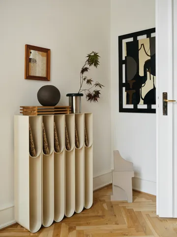 Kaareva jalusta - Beige - Kristina Dam Studio