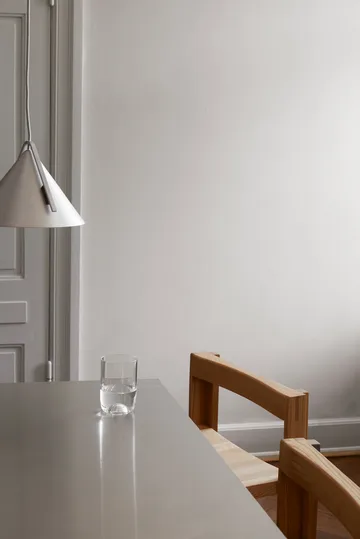 Outline baarituoli 75 cm - Lämmin lakattu tammi harjattu teräs - Kristina Dam Studio