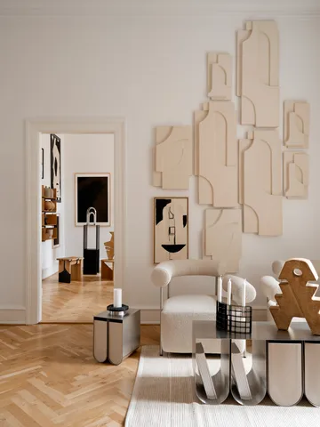 Serif Relief seinäkoriste L - Off white - Kristina Dam Studio