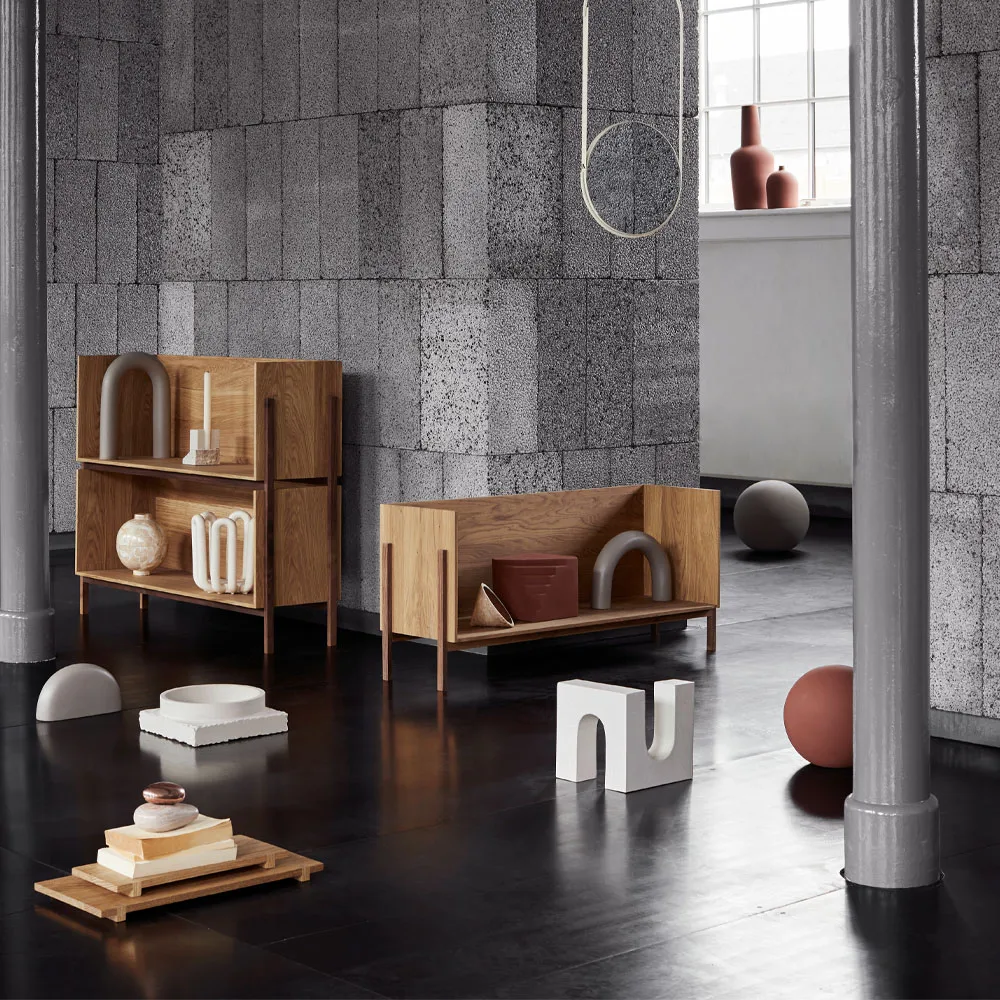 Stack hylly, Oak, add on, tummaksi öljytty saksanpähkinäkiinnike Kristina Dam Studio