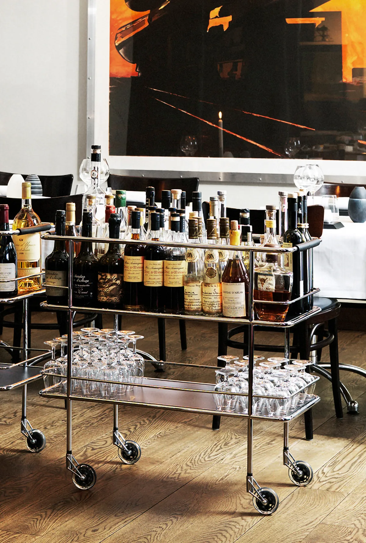 Cargo tarjoiluvaunu, Musta laminaatti-kromi Lammhults