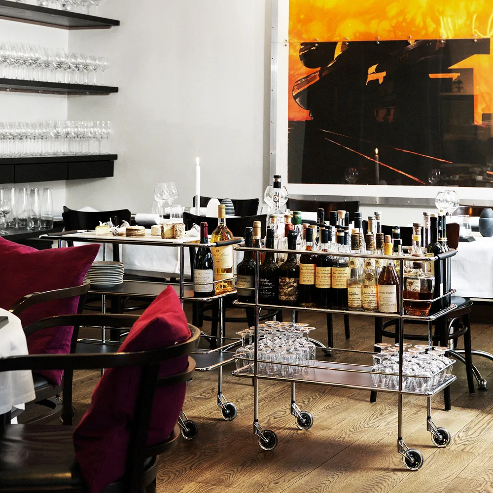 Cargo tarjoiluvaunu, Valkoinen laminaatti-kromi Lammhults