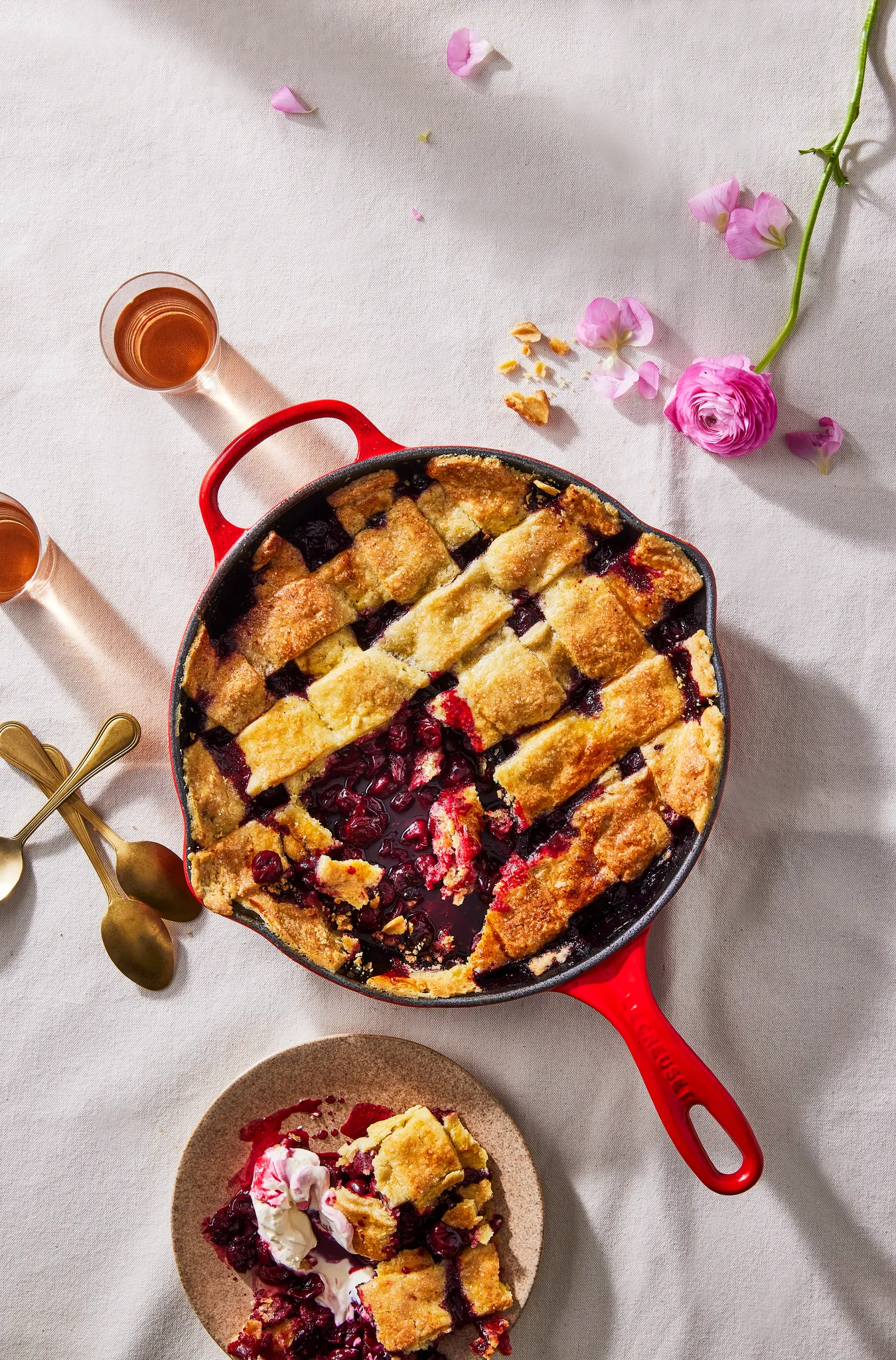 Le Creuset Signature syvä paistinpannu Ø 26 cm, Cerise Le Creuset