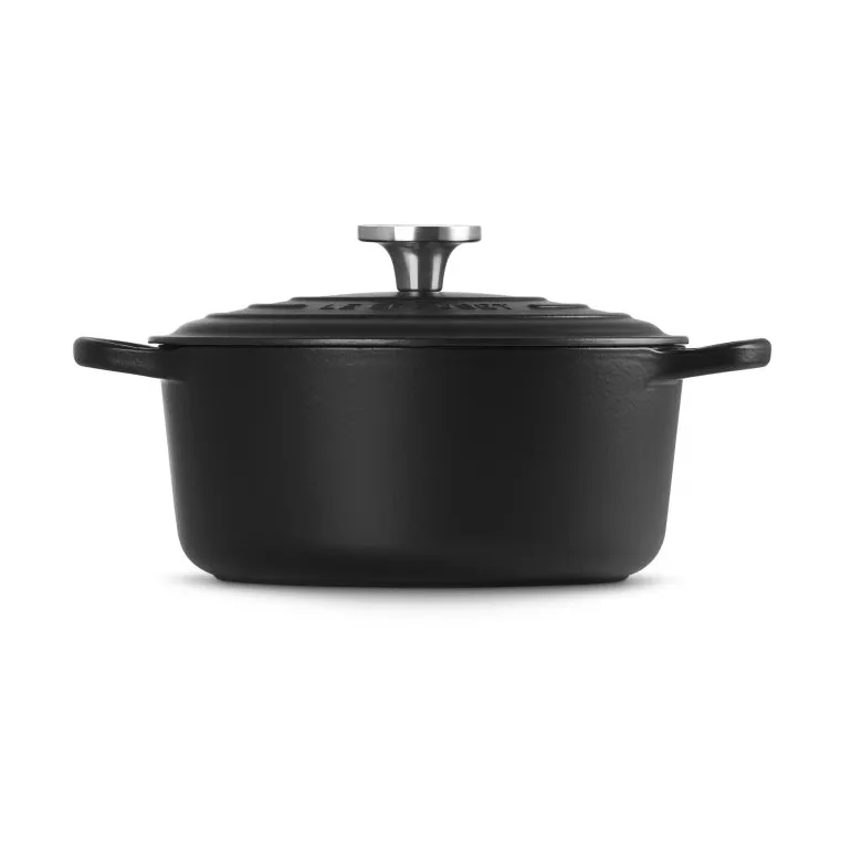 Le Creuset Signature valurautainen pyöreä pata, Matte Black, 4,2 l Le Creuset