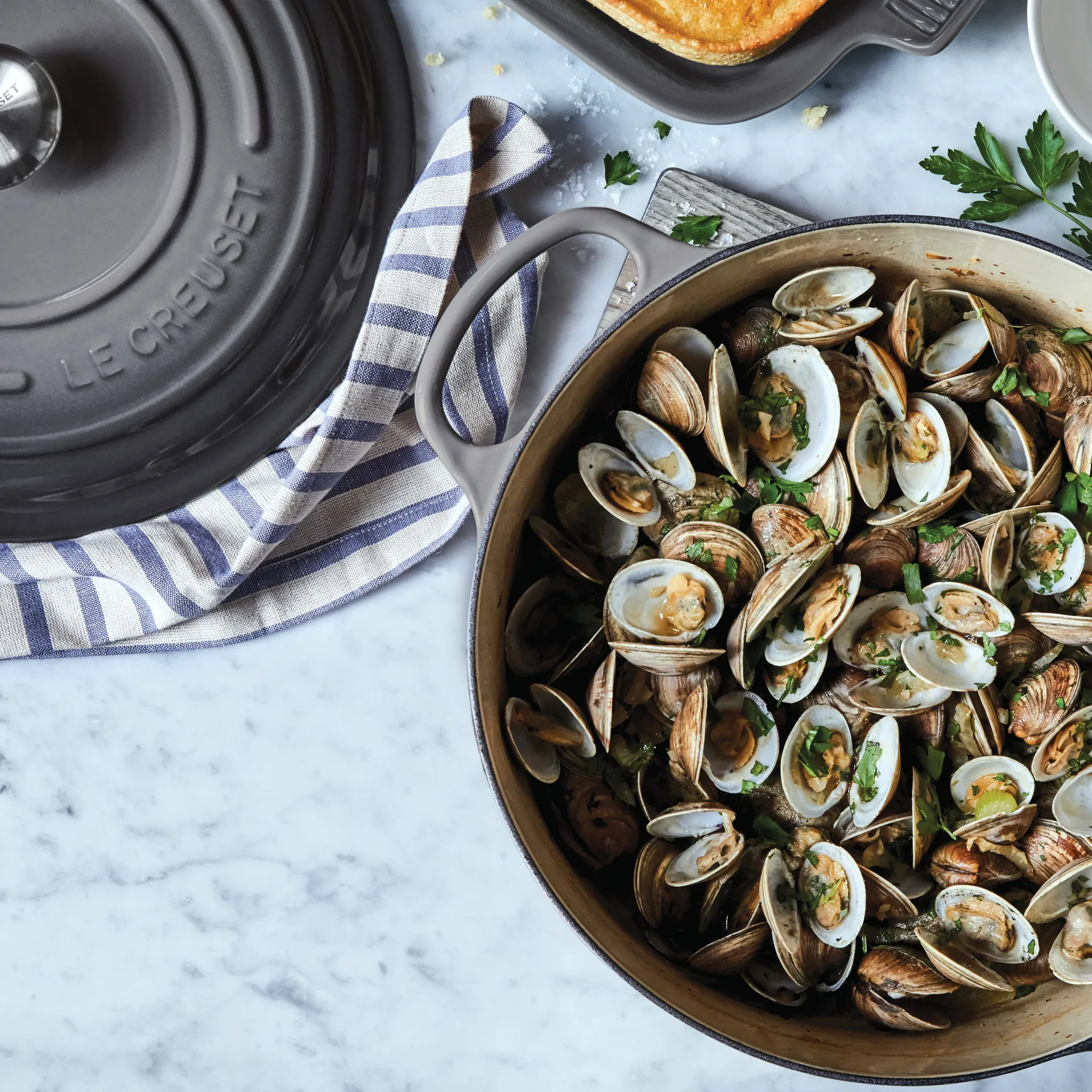 Signature -buffetpata 3,5 l, Flint Le Creuset