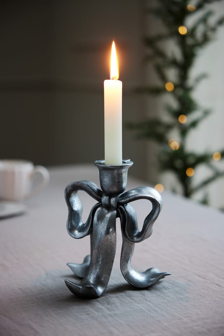 Serafina bow kynttilänjalka 19,7 cm, Antiikkiharmaa Lene Bjerre