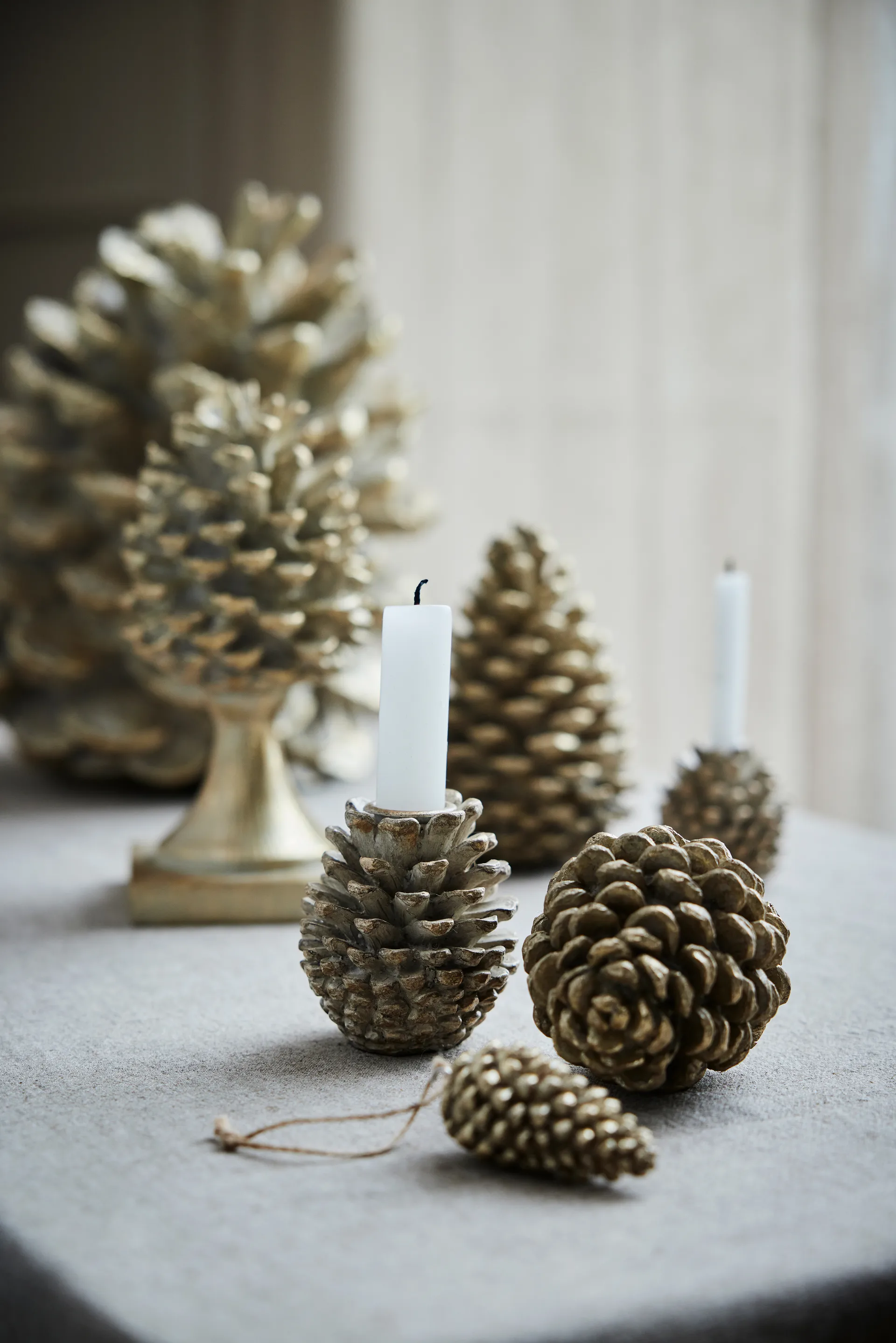Serafina käpy koriste 8,3 cm, Vaaleankulta Lene Bjerre