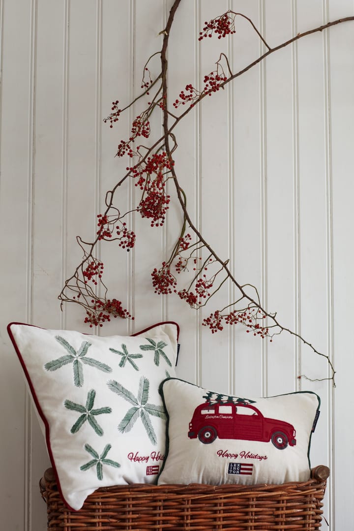 Holiday Car Organic Cotton Velvet -tyyny 30 x 40 cm - White-red multi - Lexington