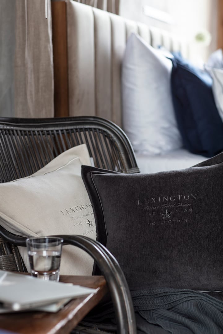 Hotel Velvet tyynynpäällinen 50x50 cm - Tummanharmaa - Lexington