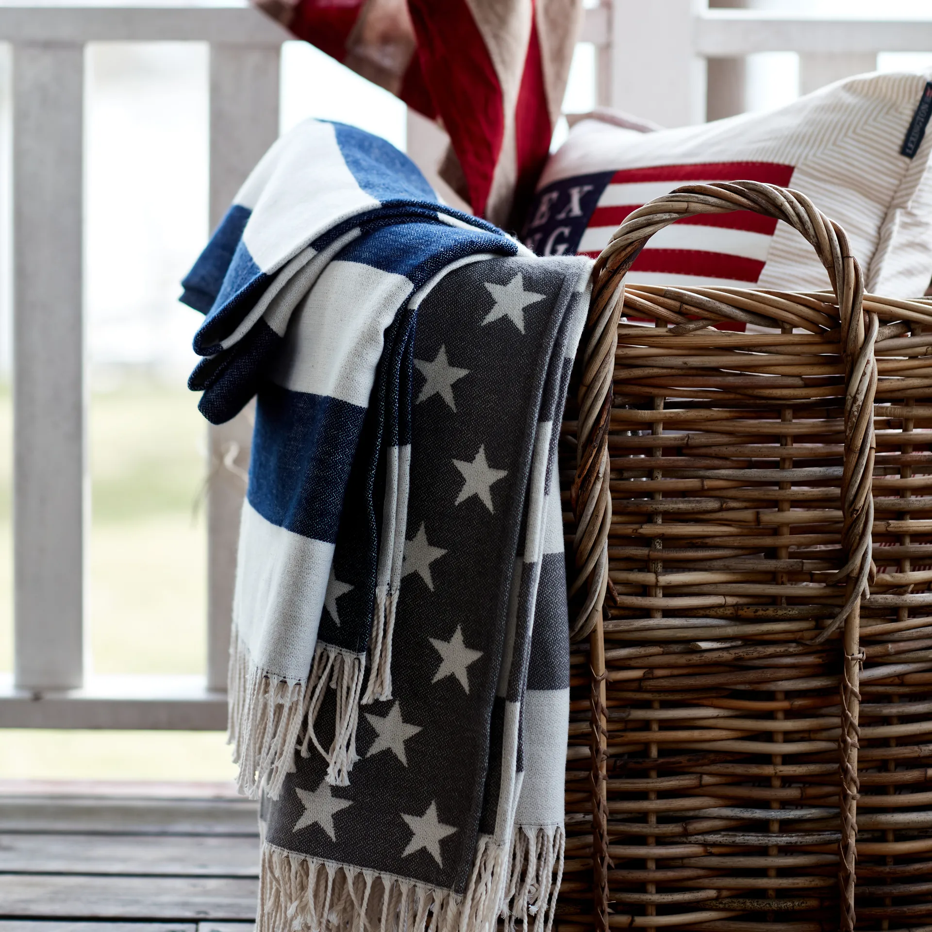 Icons Flag -viltti 130x170 cm, White-navy Lexington