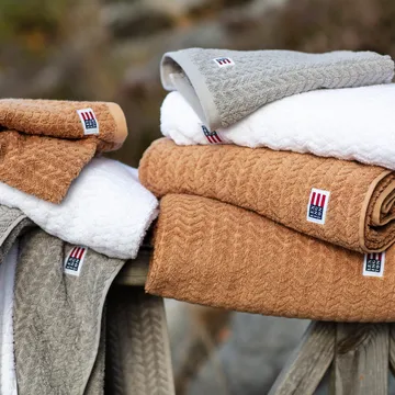 Icons Structured -kylpypyyhe 100 x 150 cm - White - Lexington