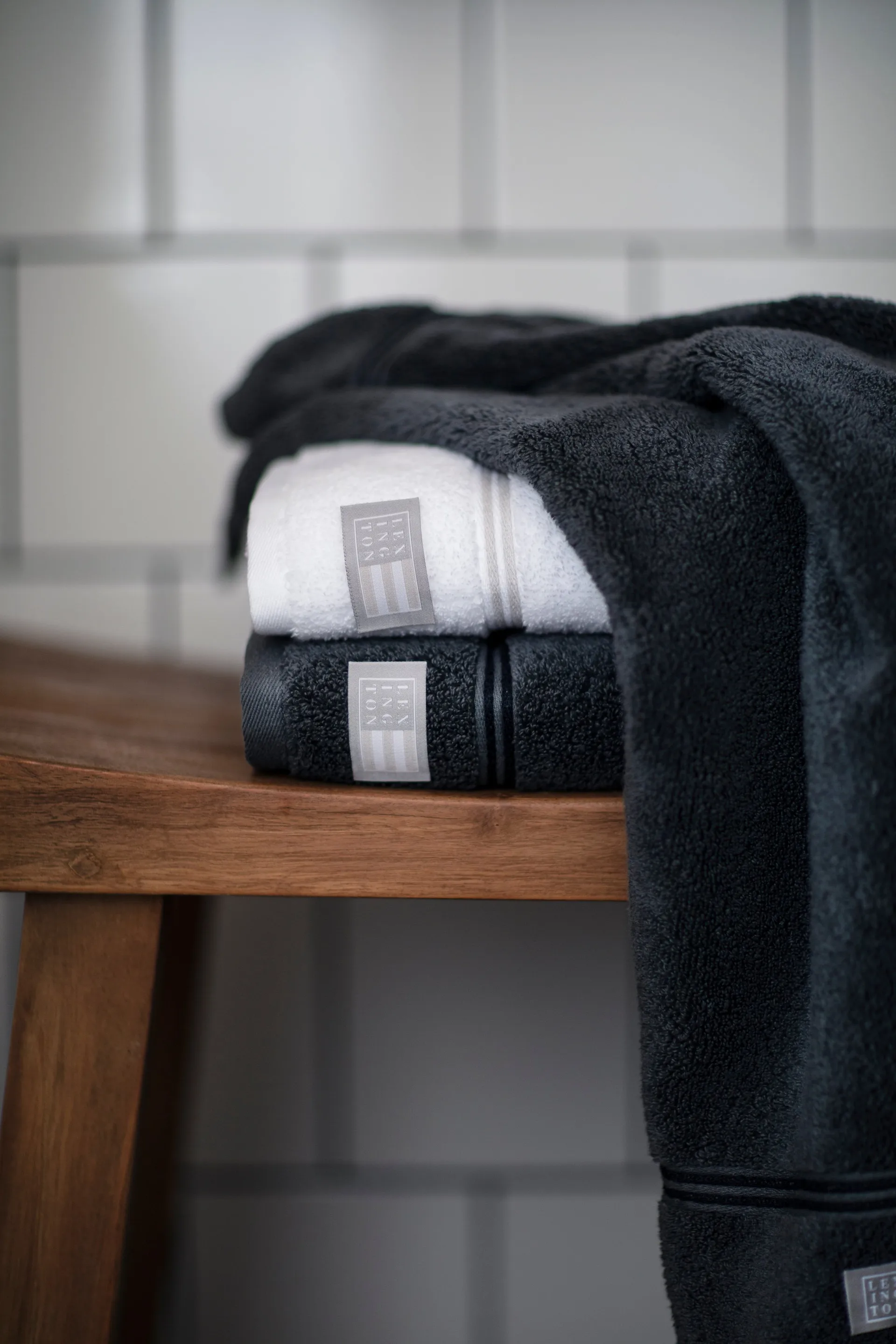 Lexington Hotel pyyheliina 70x130 cm, Harmaa-Tummanharmaa Lexington