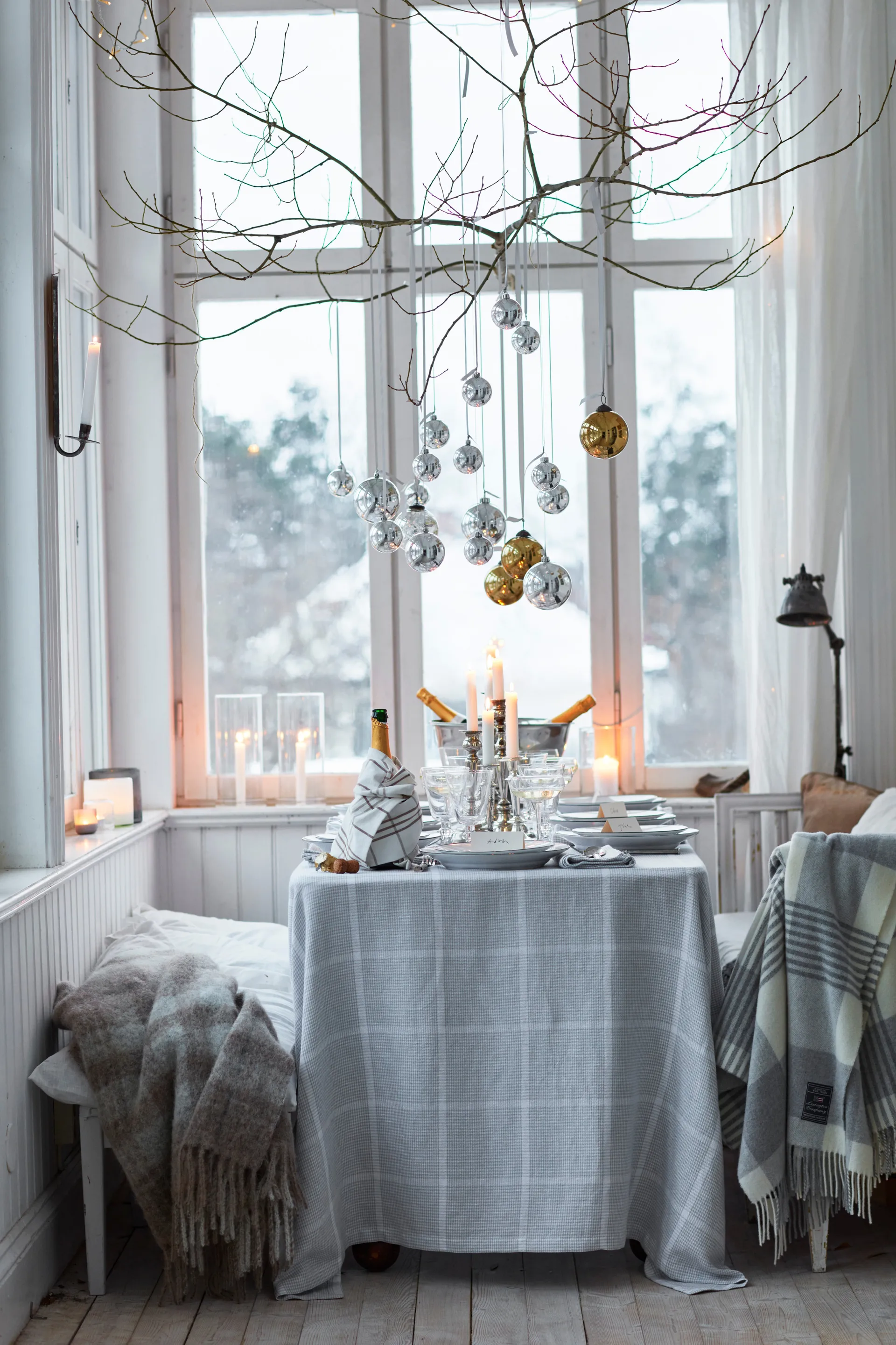 Pepita Check Cotton Linen -pöytäliina 150 x 350 cm, White-light gray Lexington