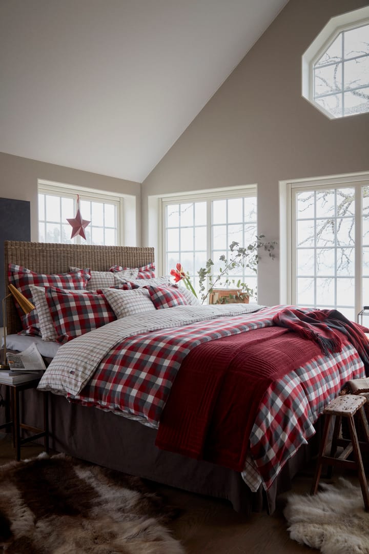 Quilted Cotton Velvet Star -päiväpeitto 240 x 260 cm, Red Lexington