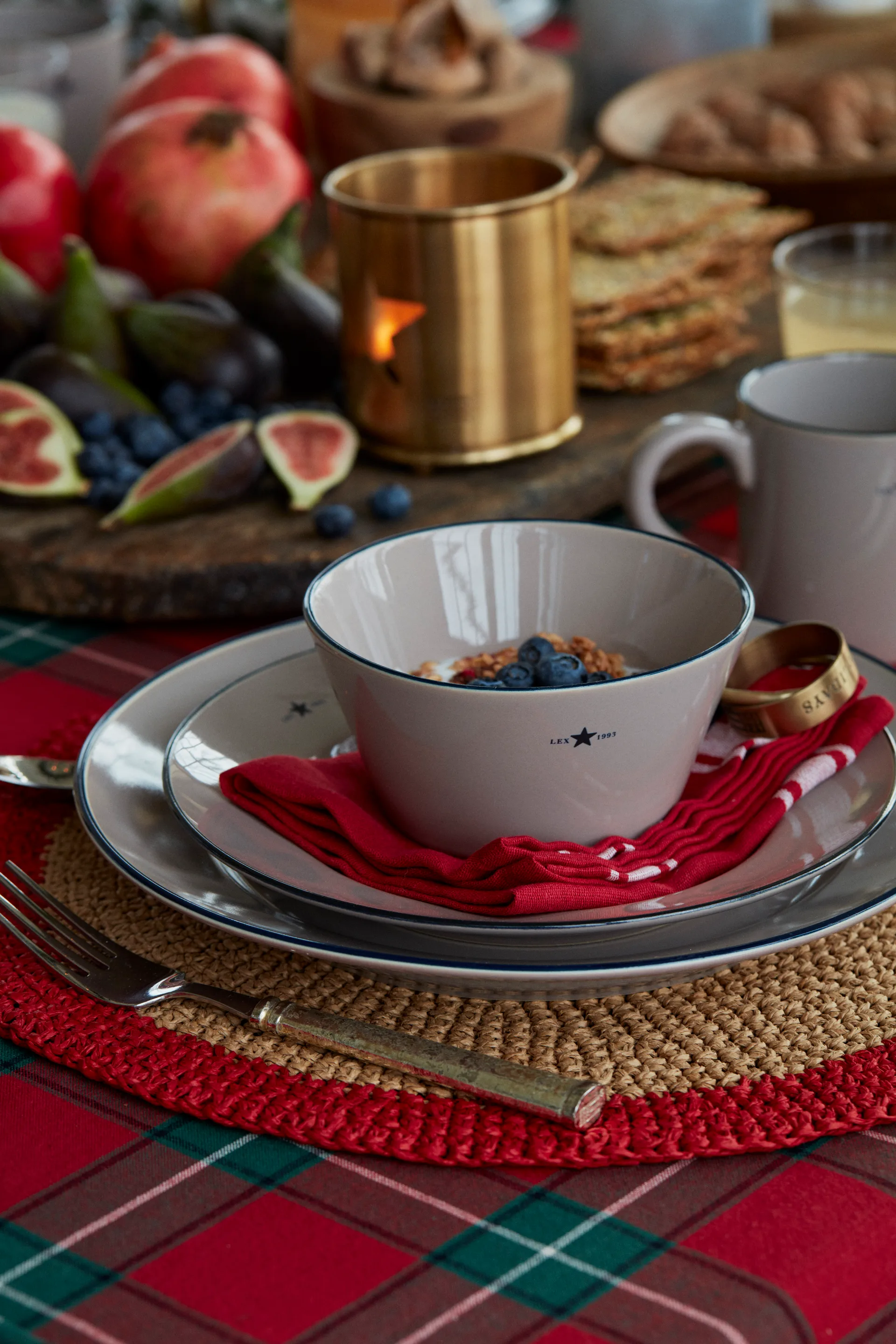 Round Recycled Paper Straw -pöytätabletti Ø 38, Beige-red Lexington