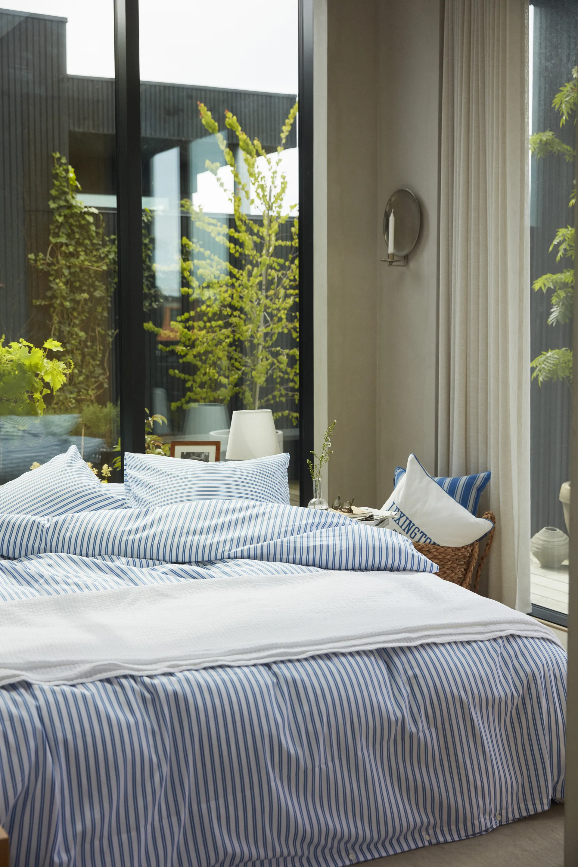 Striped Cotton Poplin -pussilakana 150 x 210 cm, Sininen Lexington