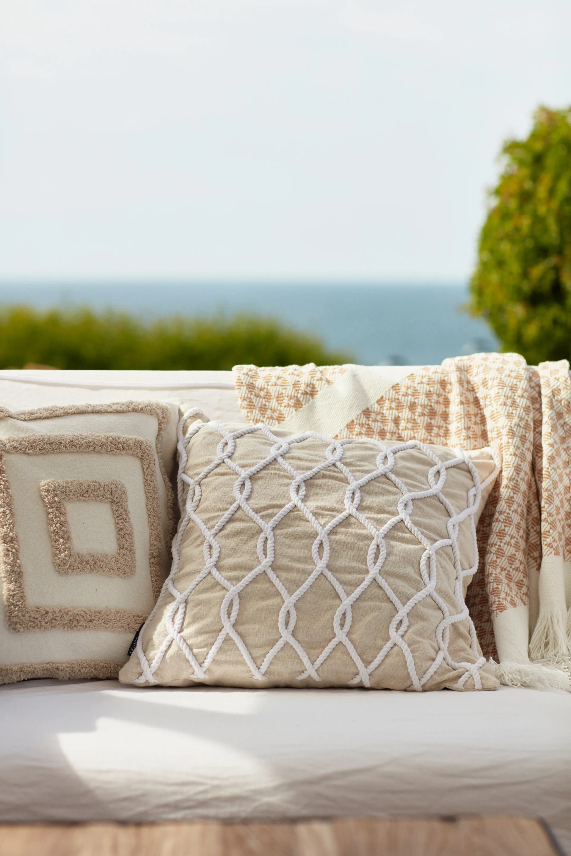 Striped Structured Recycled -puuvillahuopa 130 x 170 cm, Beige-valkoinen Lexington