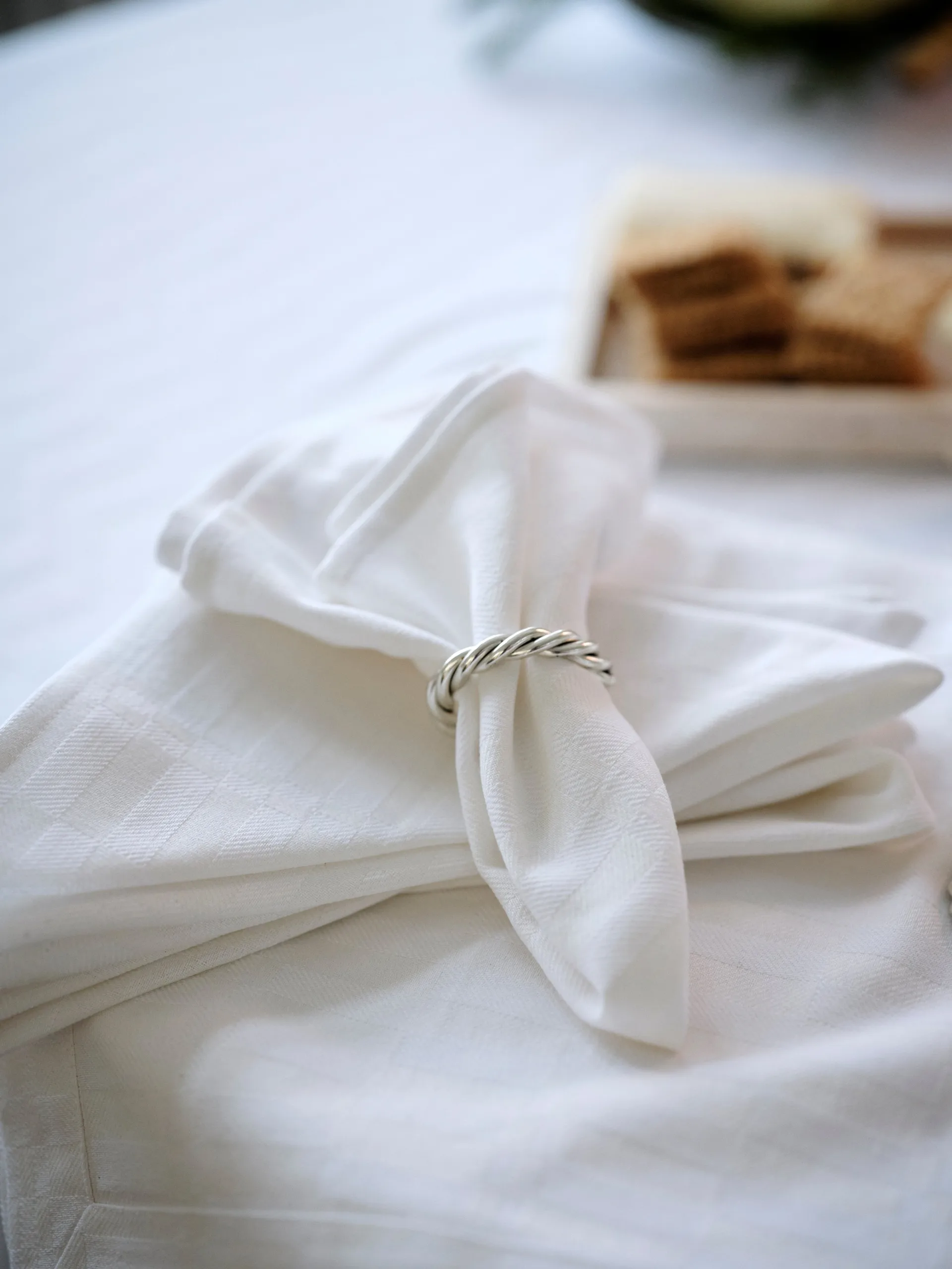 Valkoinen jacquard-puuvillainen pöytäliina 150x250 cm, Valkoinen Lexington